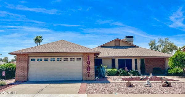1907 LEISURE WORLD, MESA, AZ 85206 - Image aa1c4a3e4d8a5654b3ffb64b7de91575/1448599501