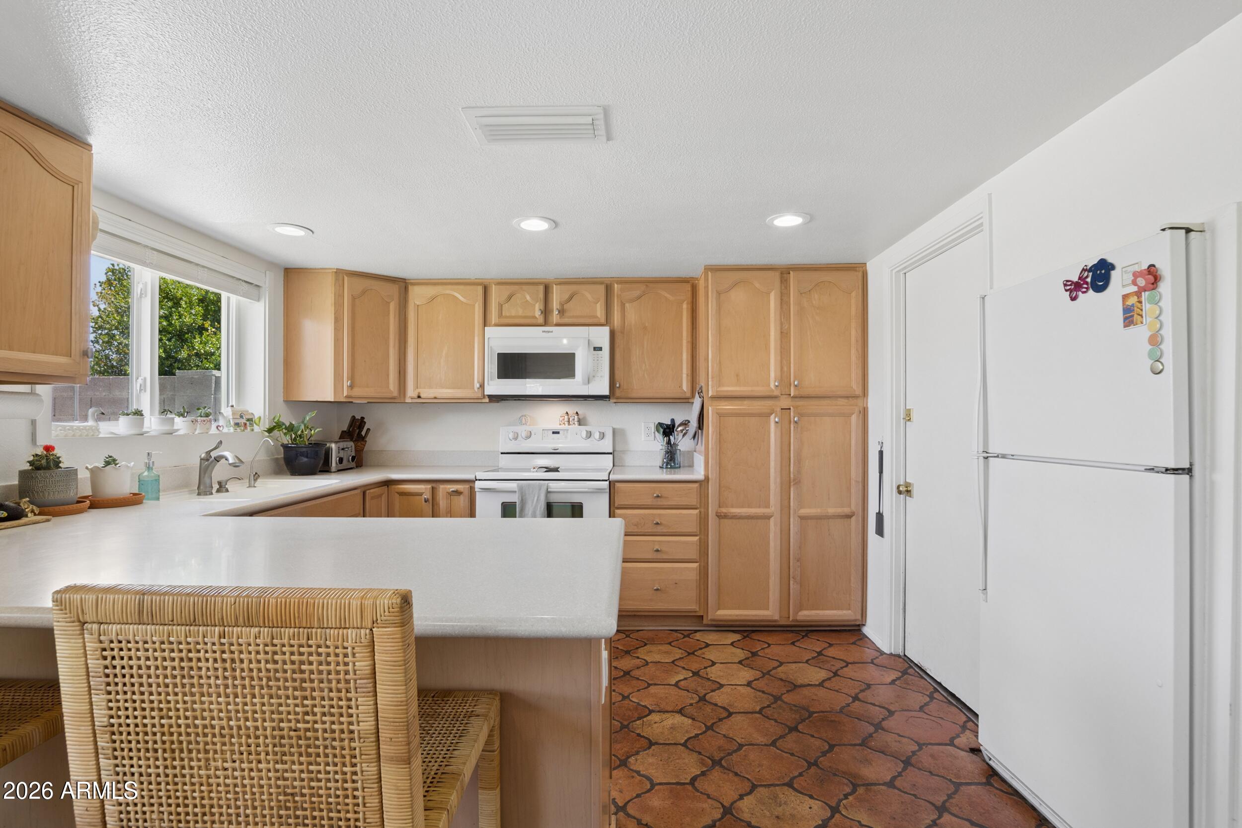 3508 E CAMPO BELLO Drive