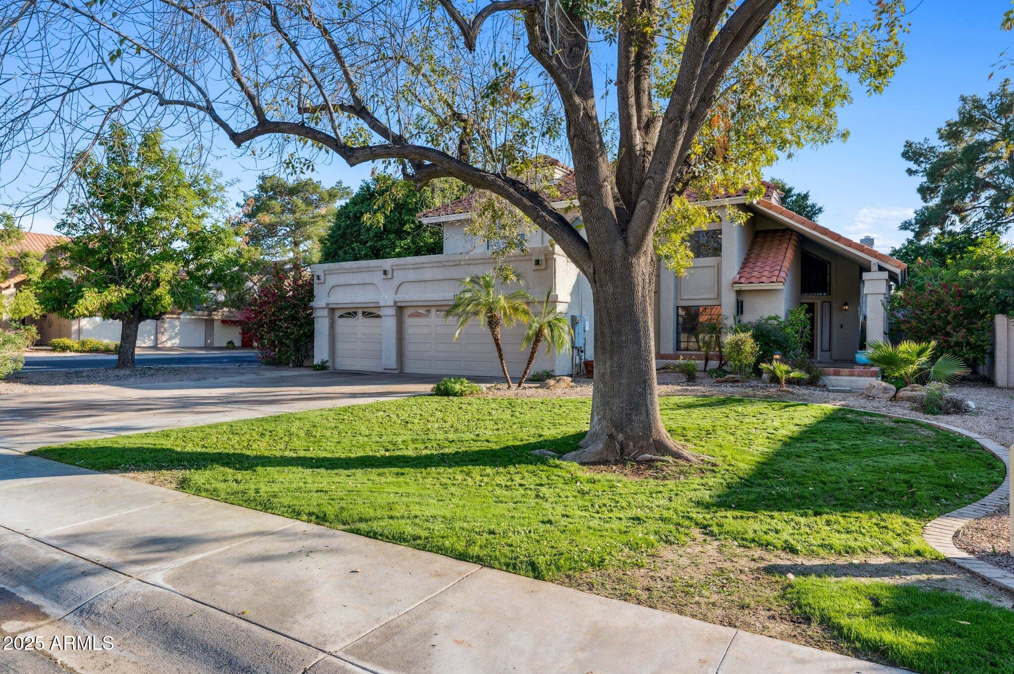 1983 E PALOMINO Drive