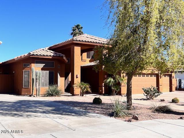 2837 N WHITING Circle