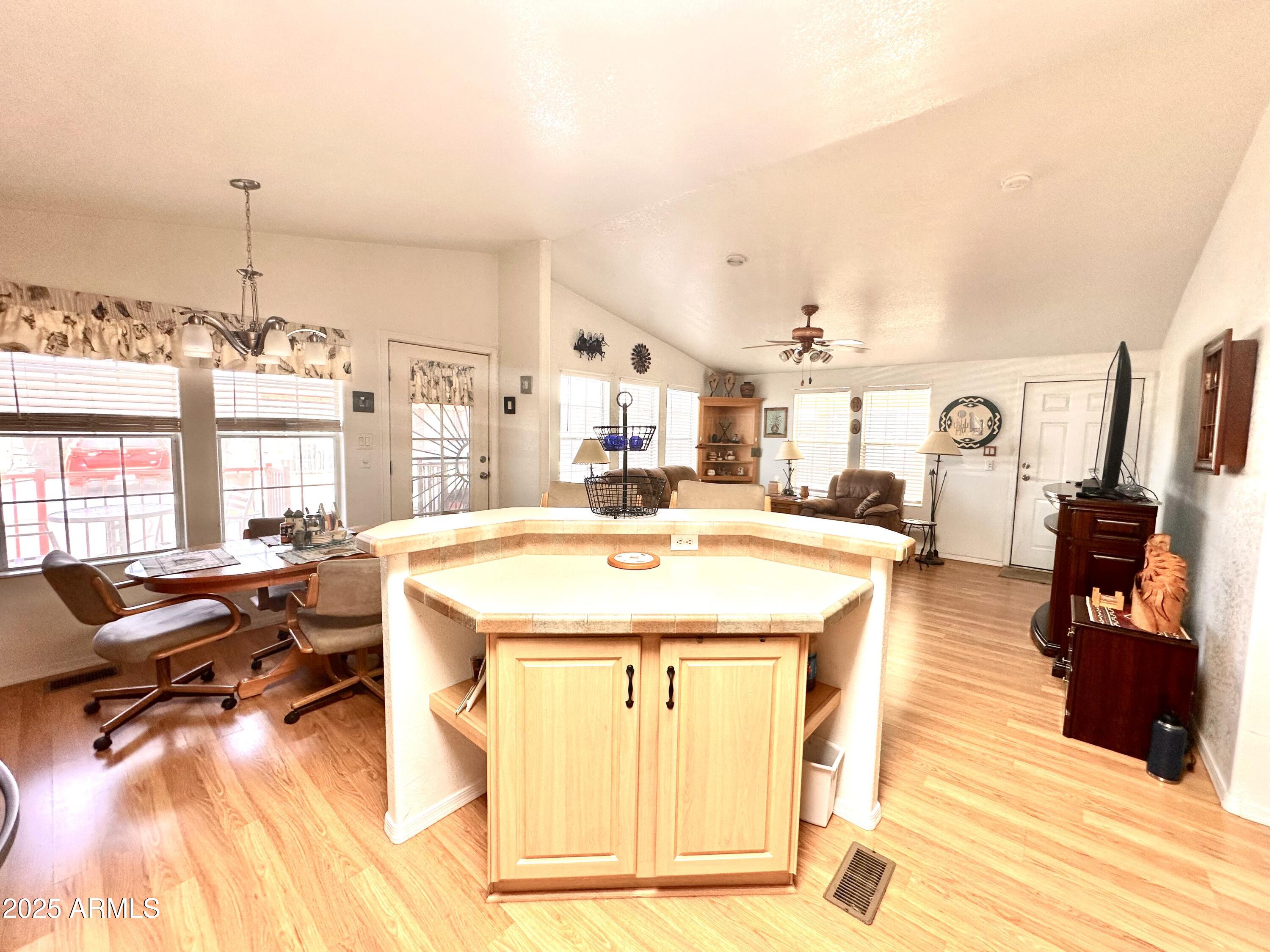 650 N Hawes Road 4609