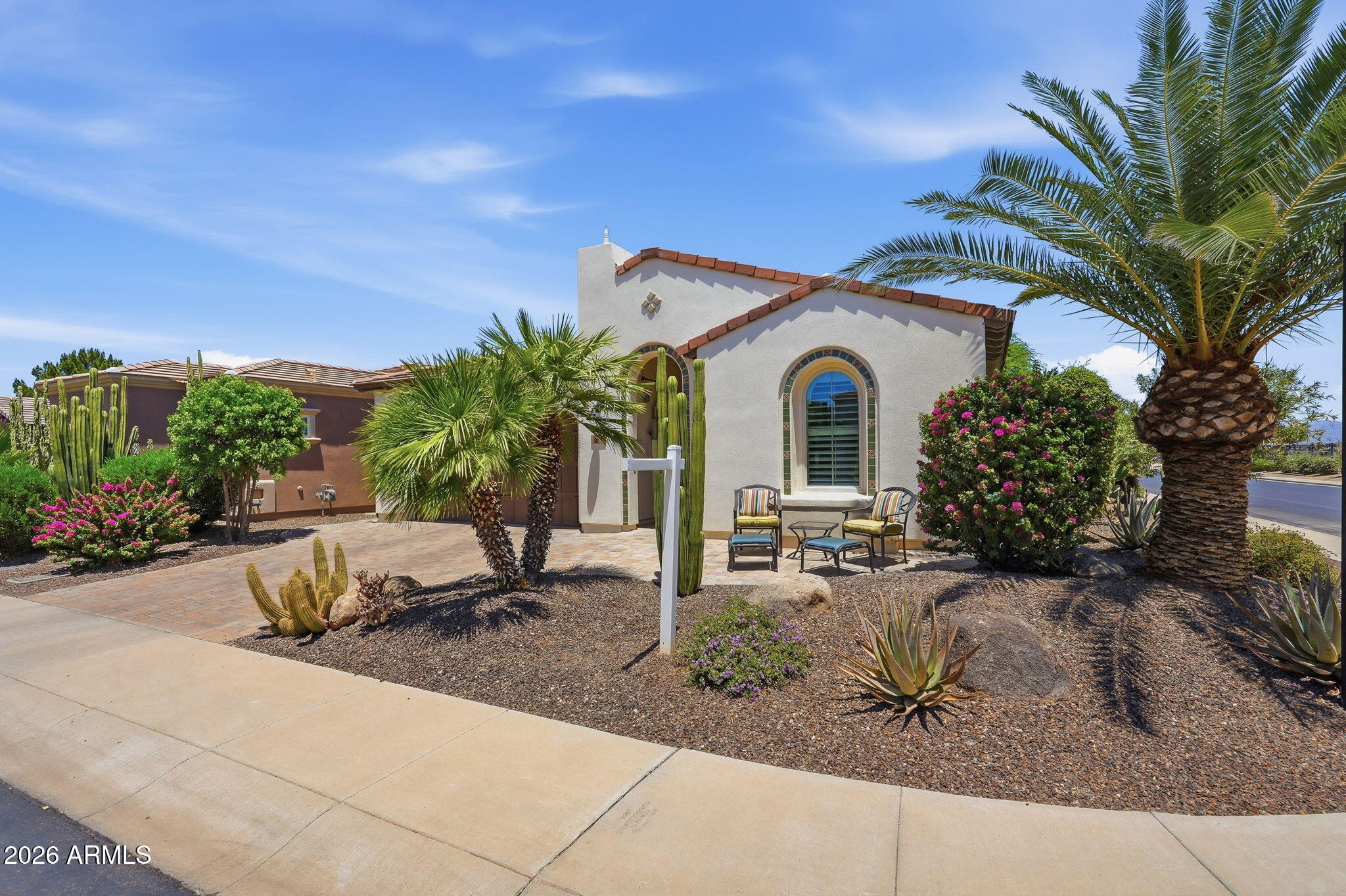 1806 E AZAFRAN Trail