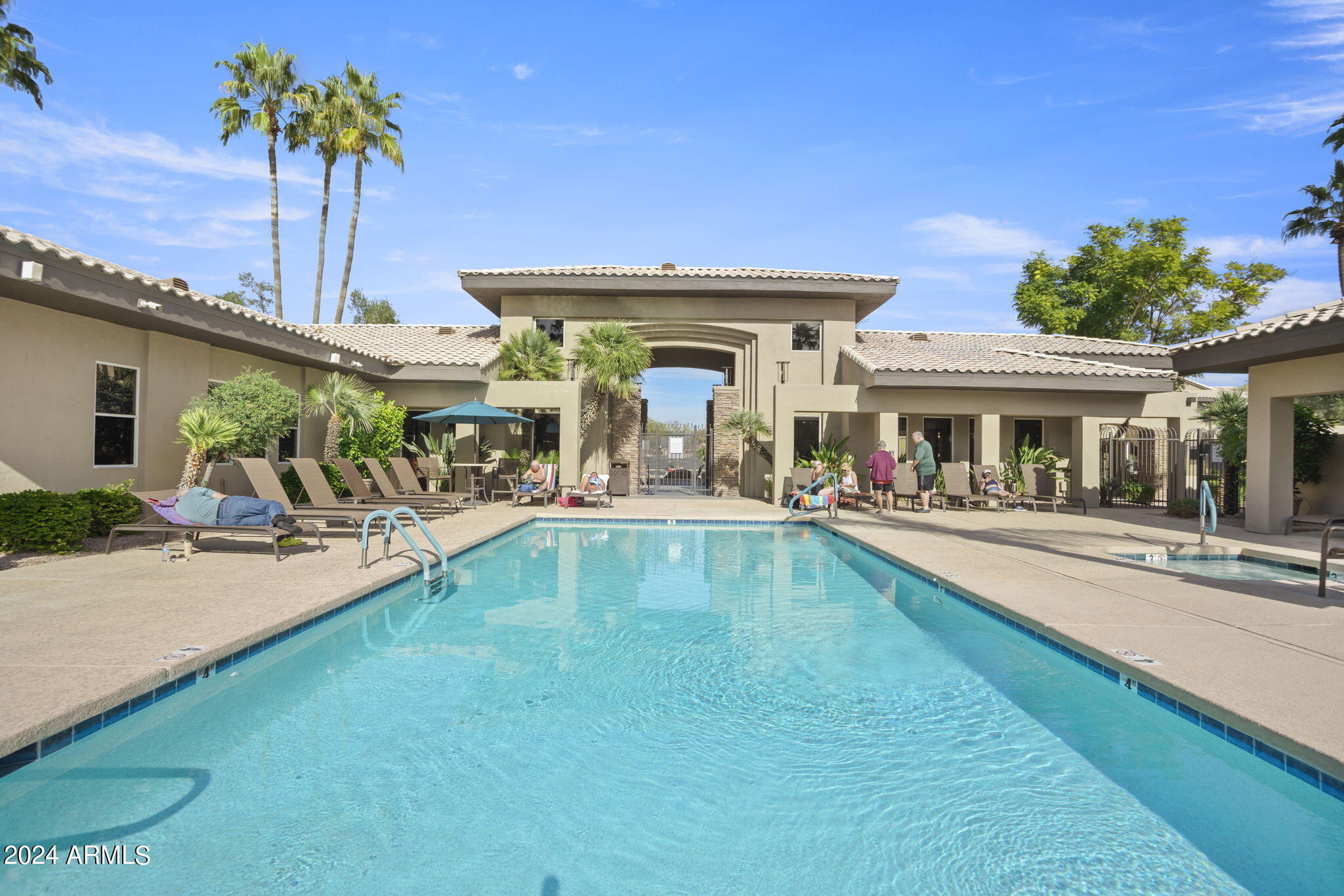 7009 E ACOMA Drive 2002