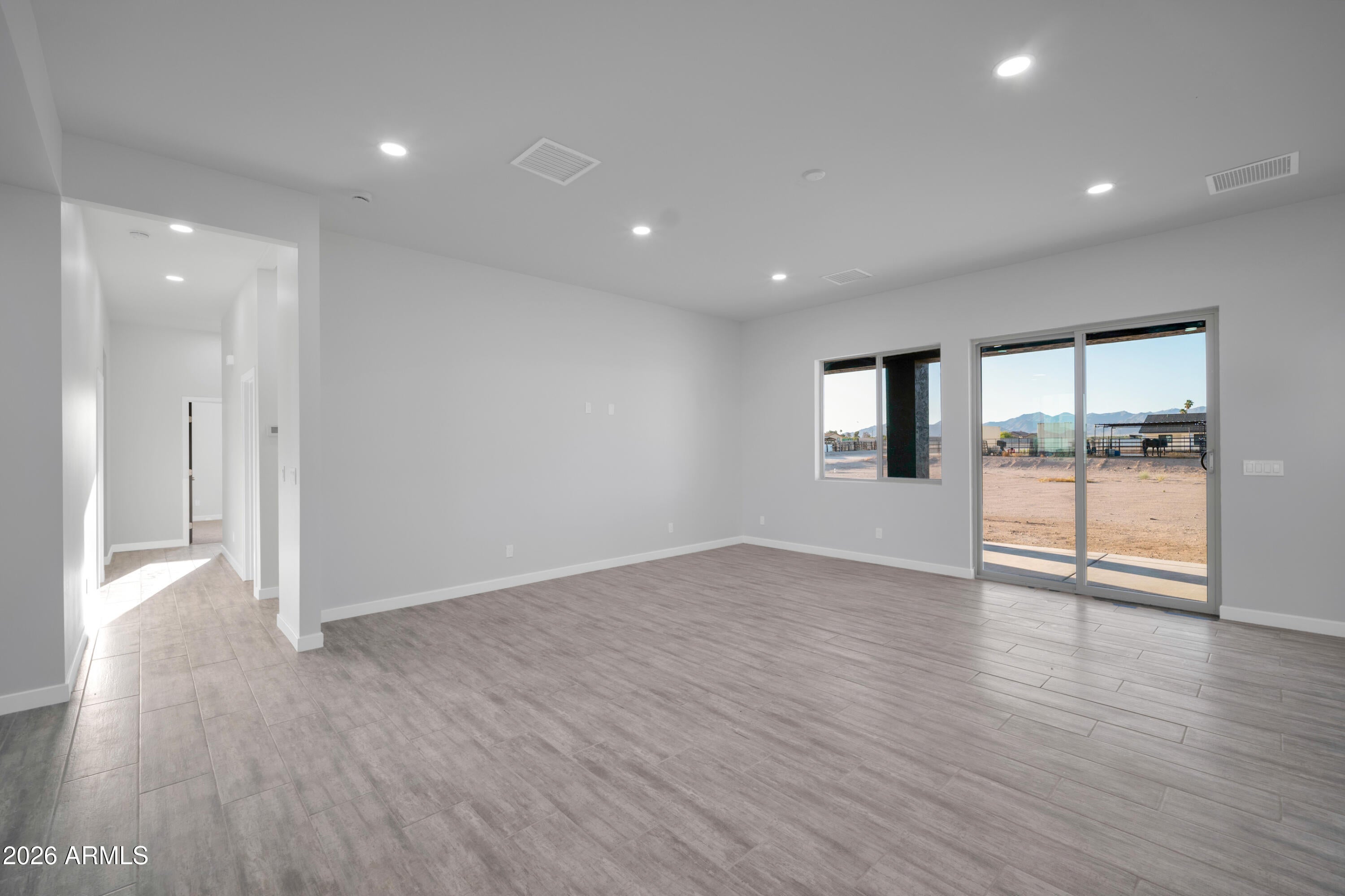 22548 W HUNTINGTON Drive