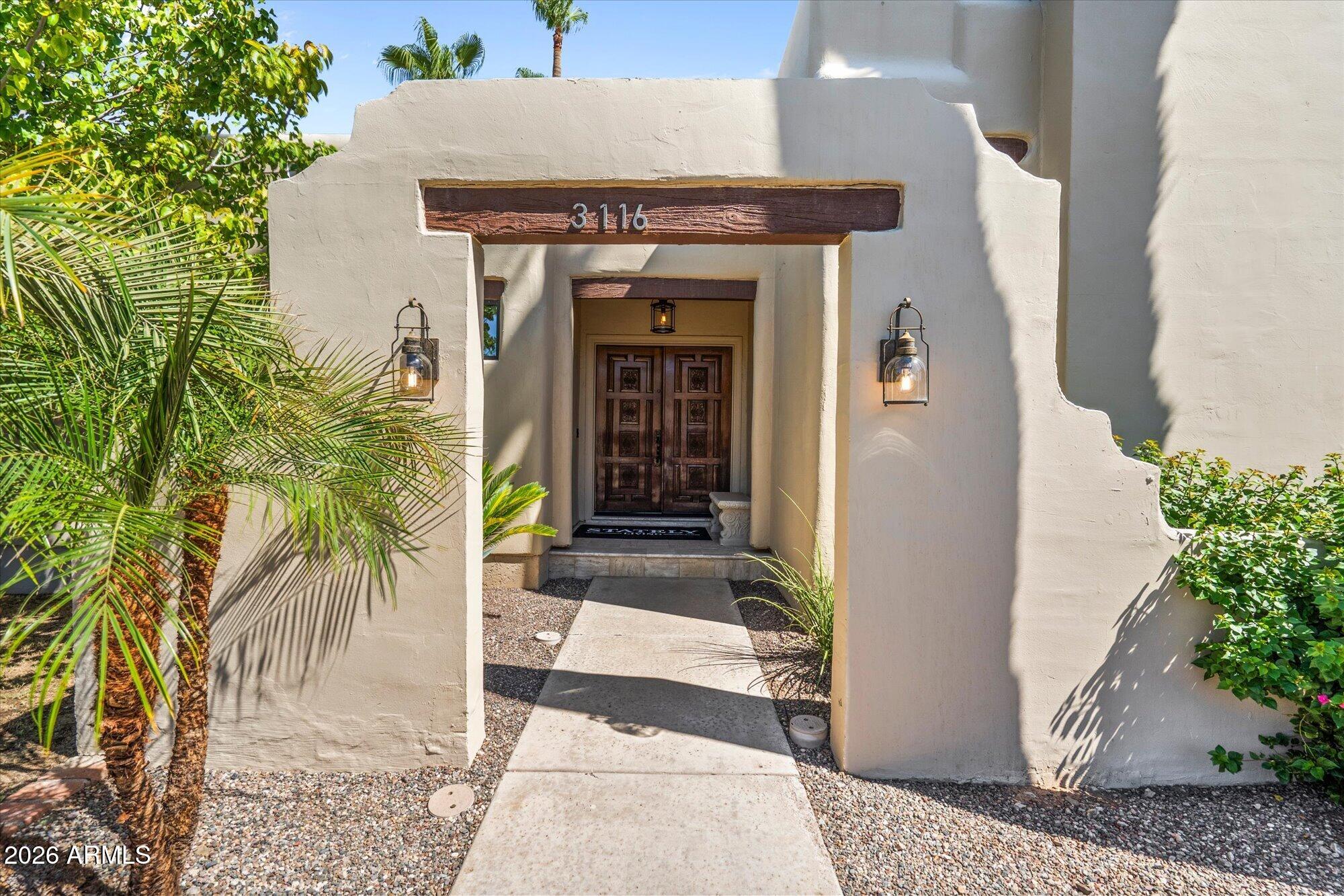 3116 E ROSE Lane