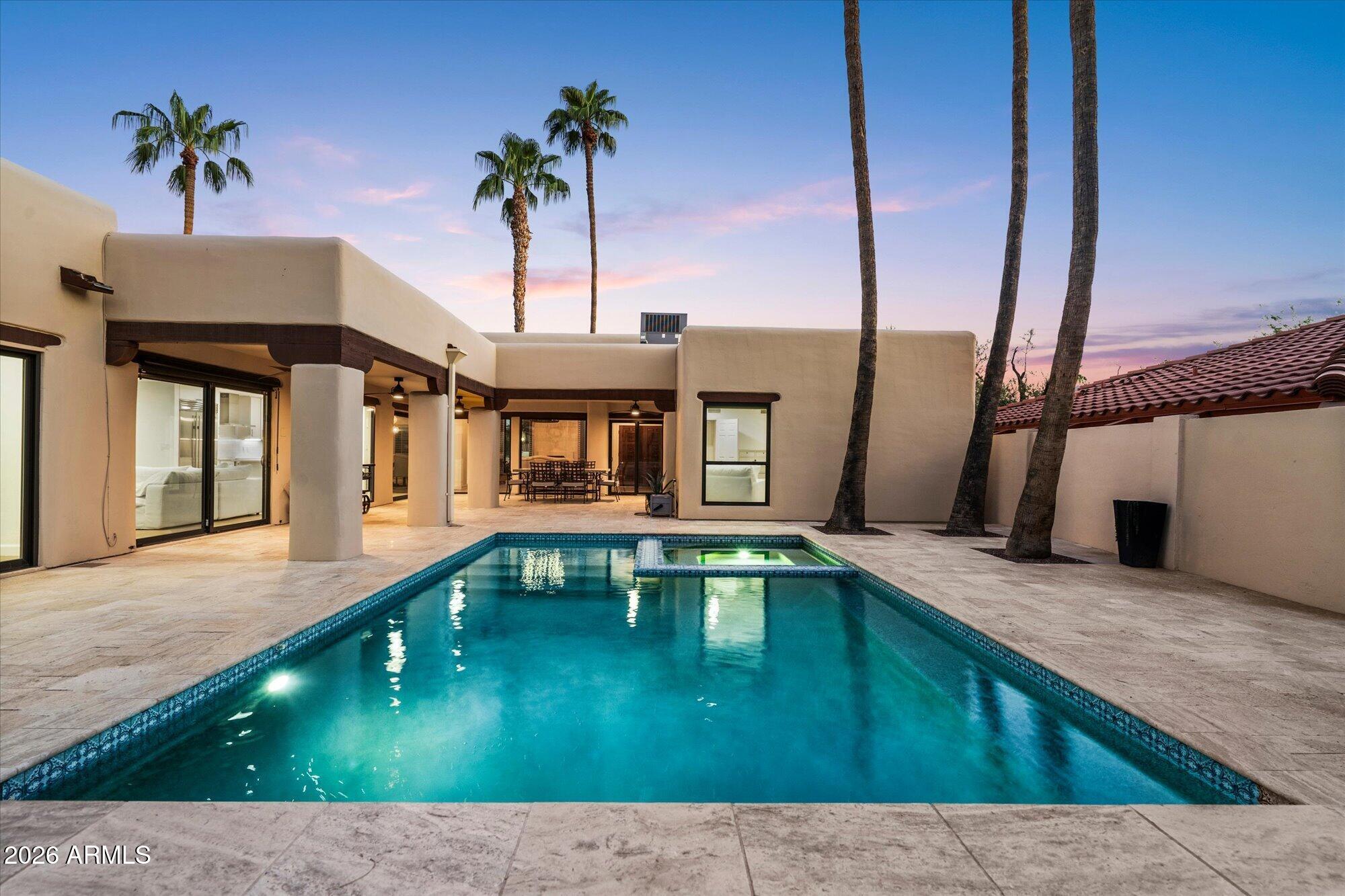 3116 E ROSE Lane