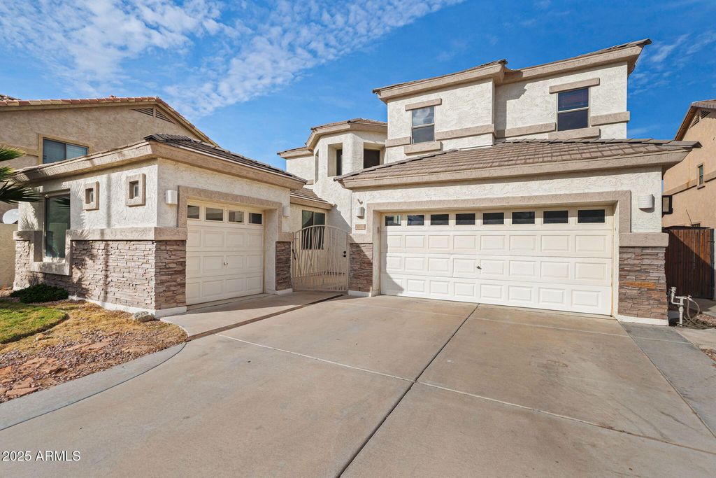 Photo of 13332 W Stella Lane, Litchfield Park, AZ 85340 (MLS # 6962361)