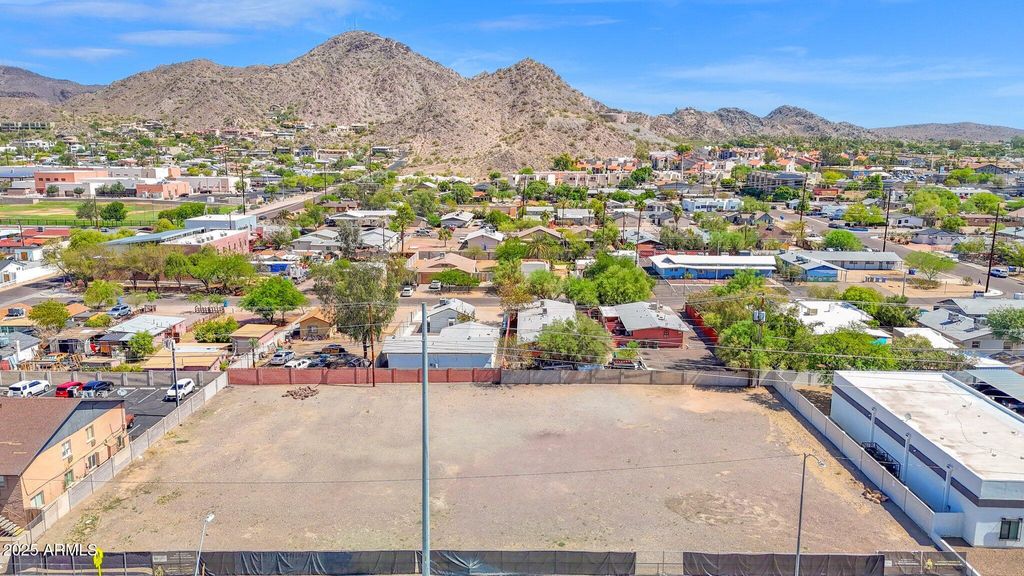 Photo of 320 E Hatcher Road #6, Phoenix, AZ 85020 (MLS # 6929943)
