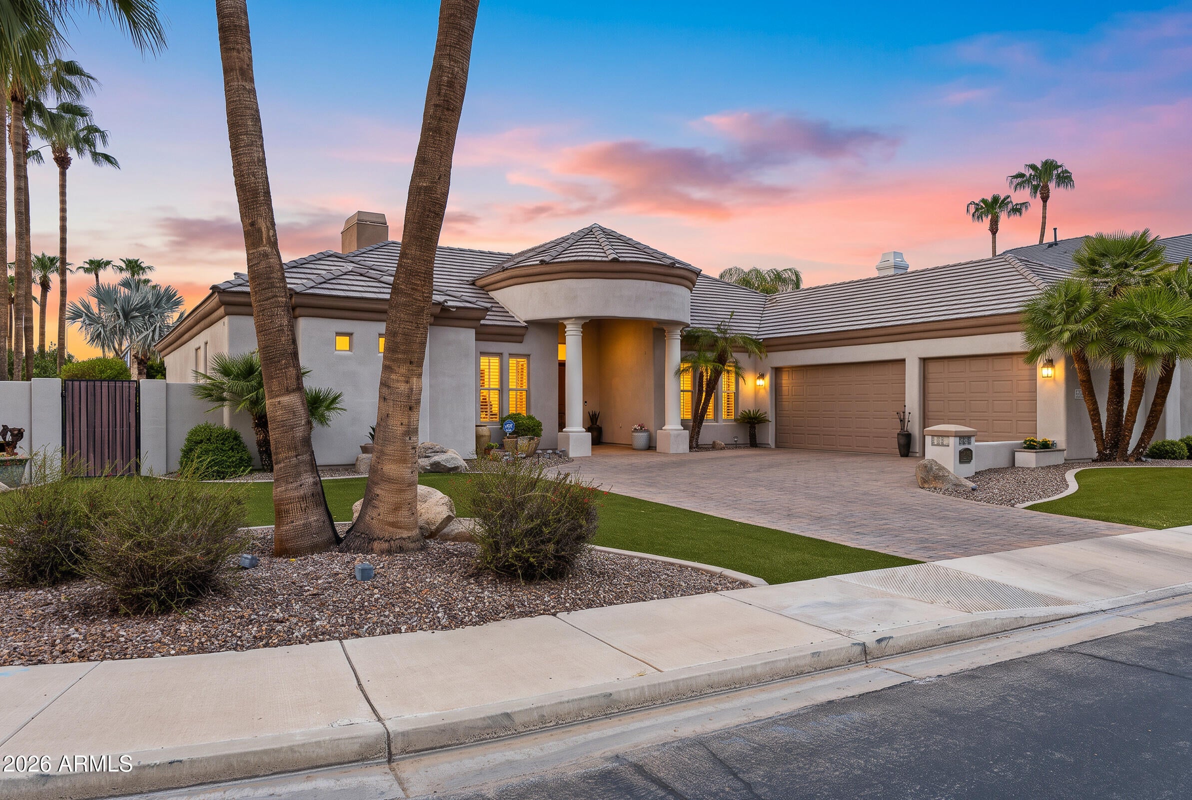 750 W AZALEA Drive