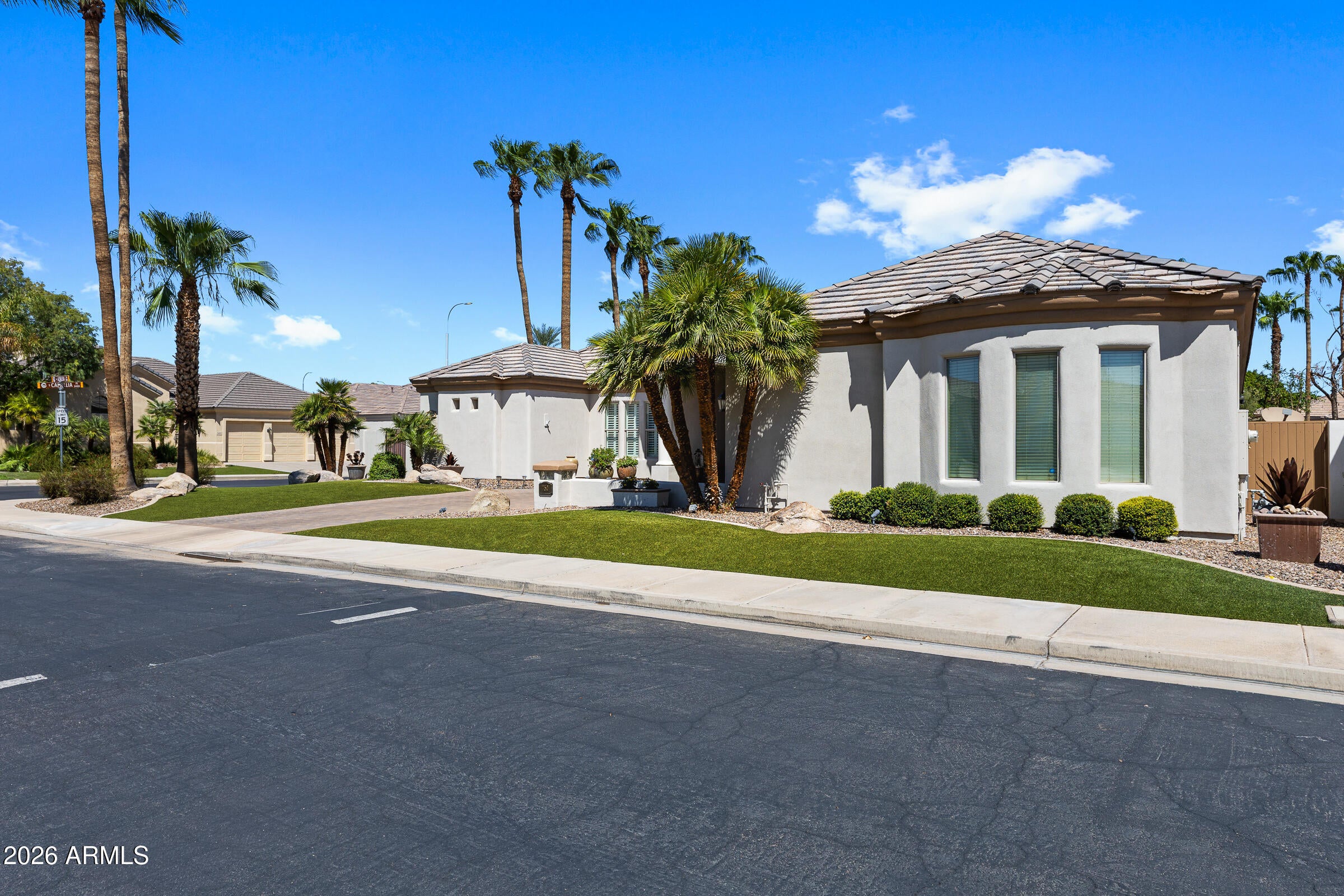 750 W AZALEA Drive