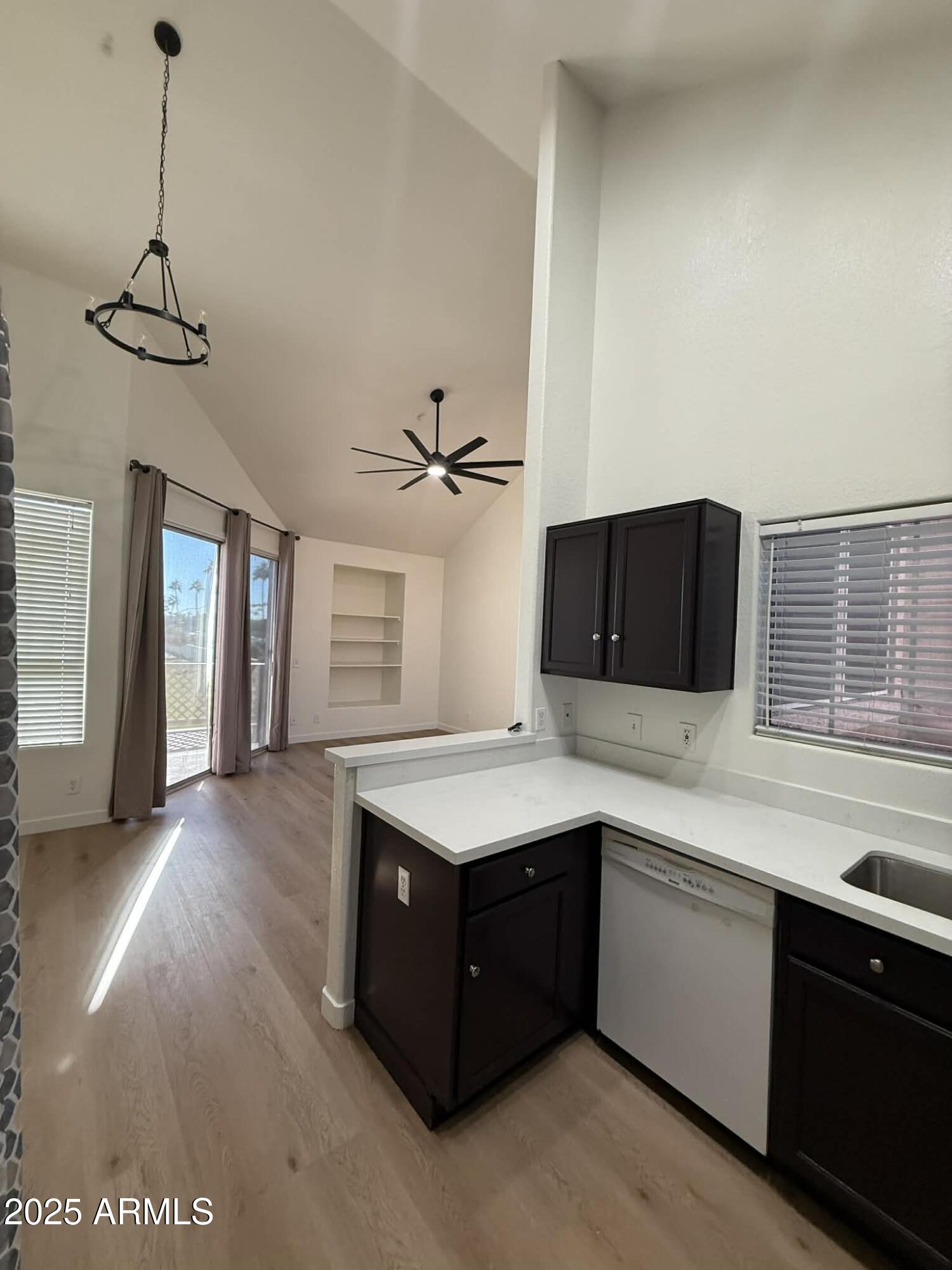 1633 E LAKESIDE Drive 65