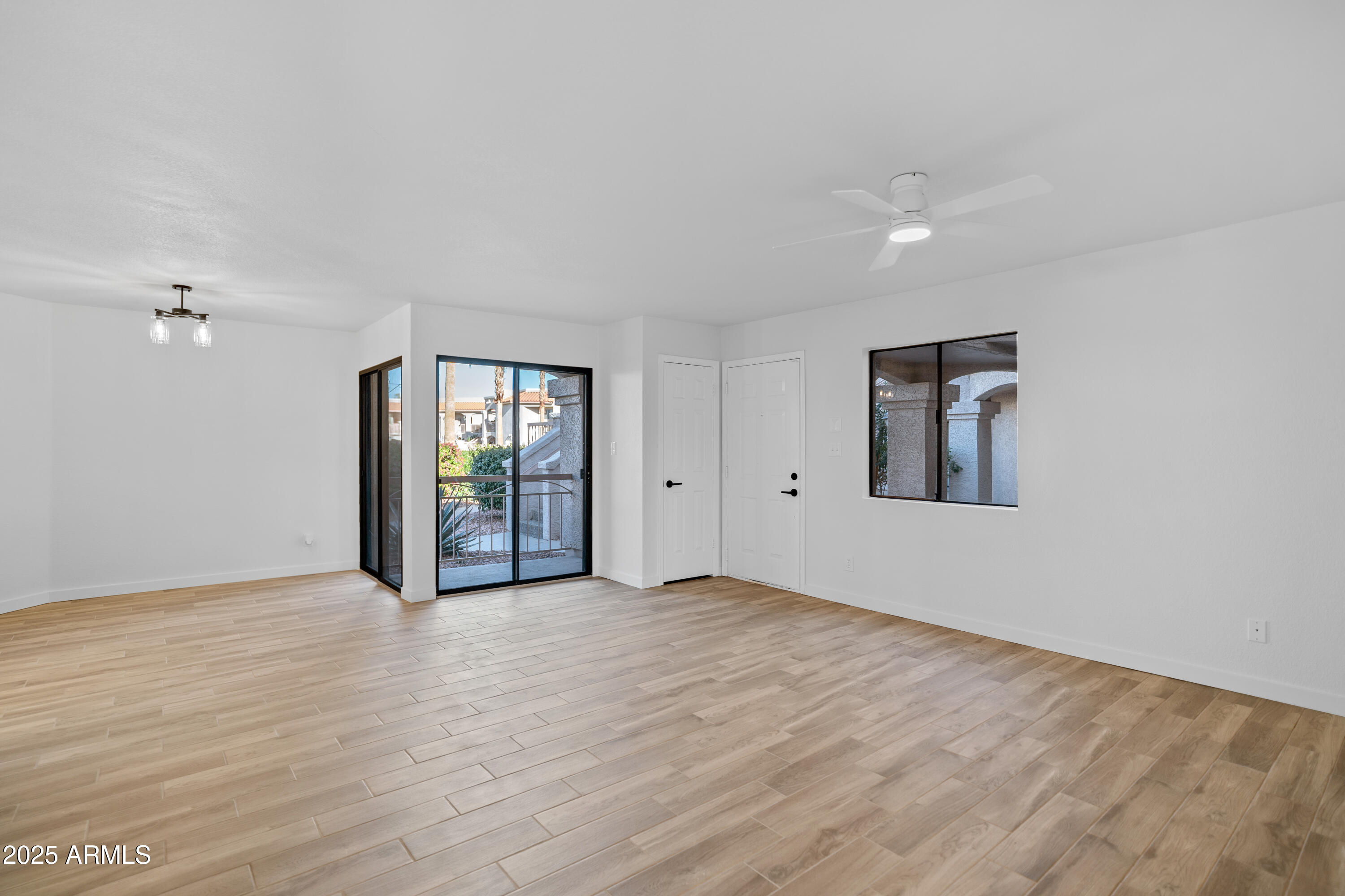 9151 W GREENWAY Road 106