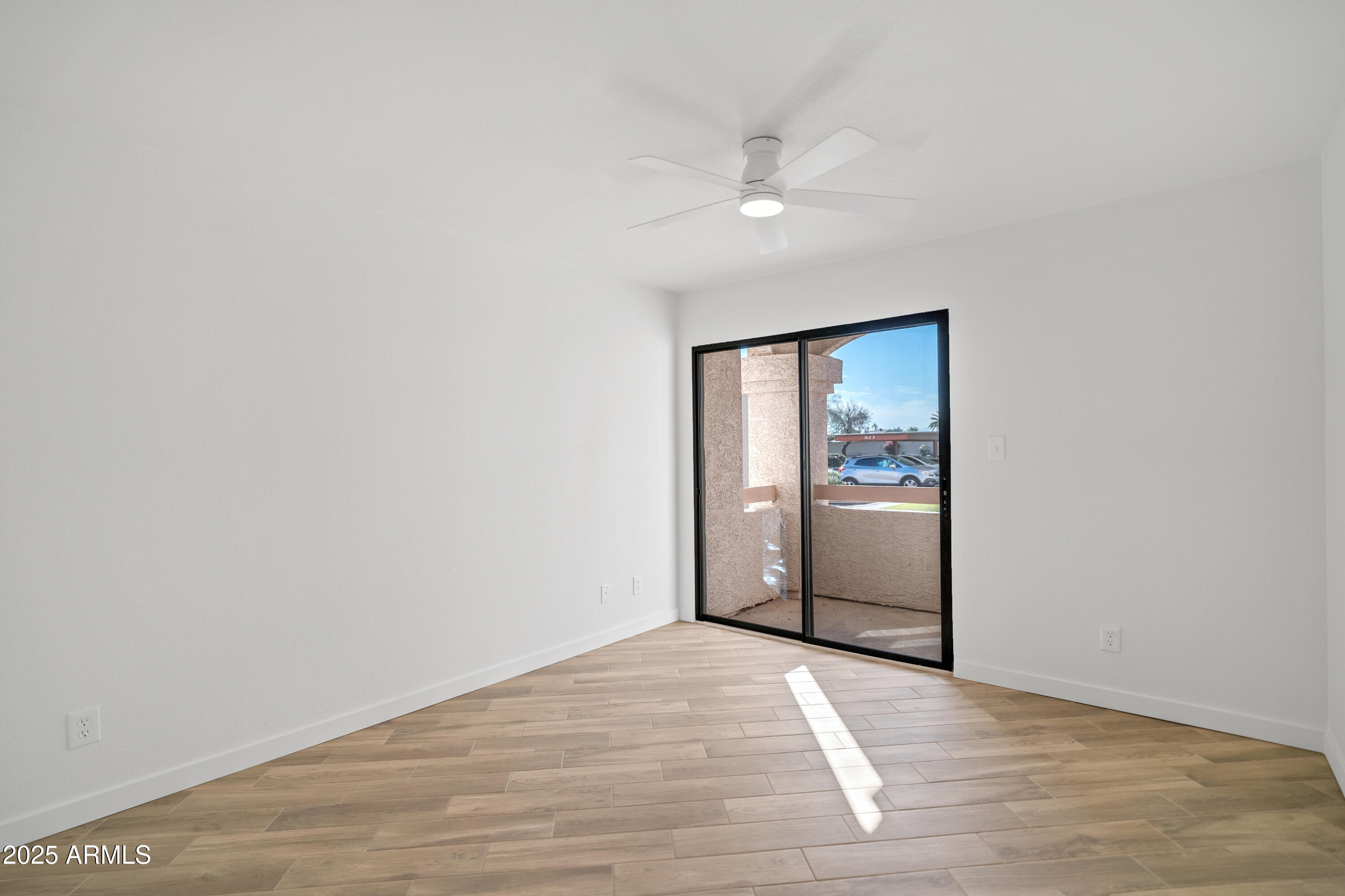 9151 W GREENWAY Road 106