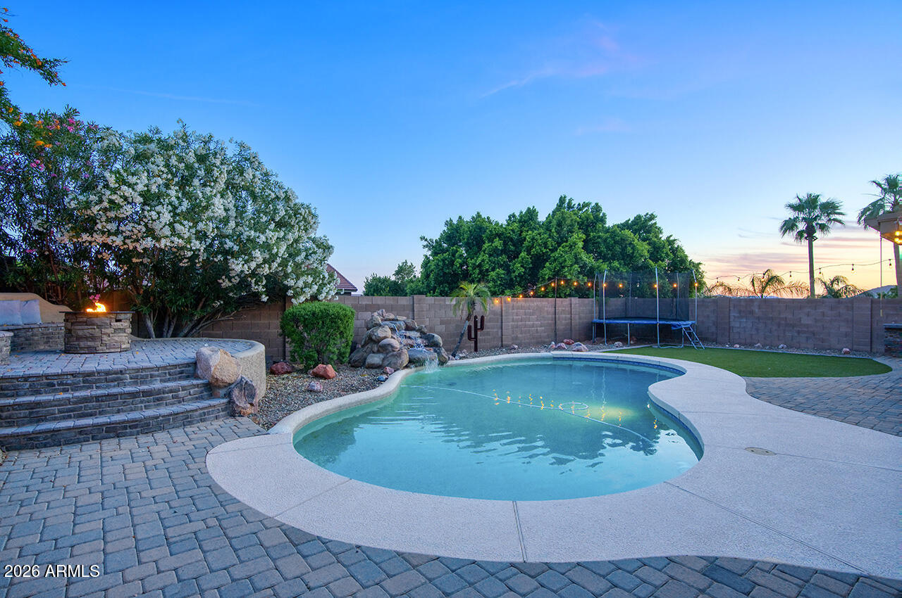 6329 W HONEYSUCKLE Drive