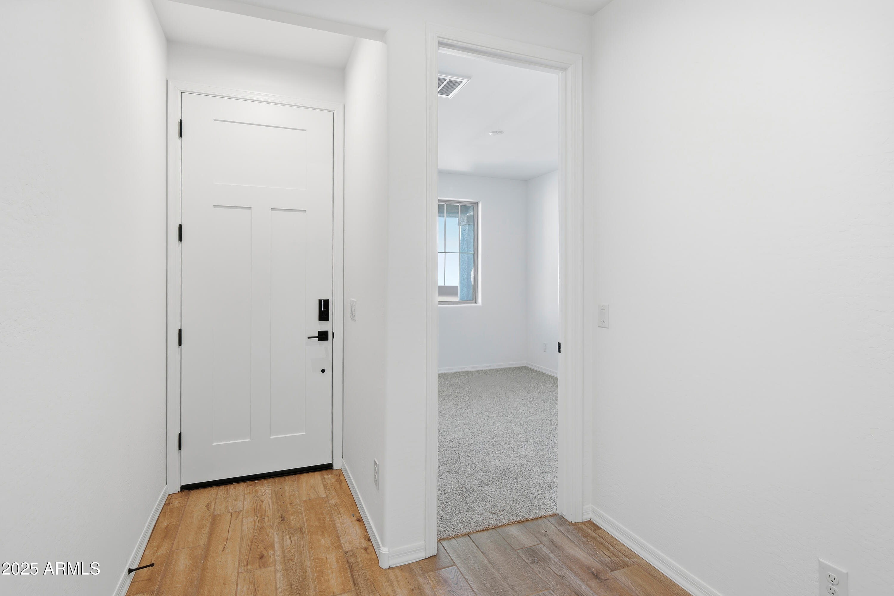 19021 W MARYLAND Avenue