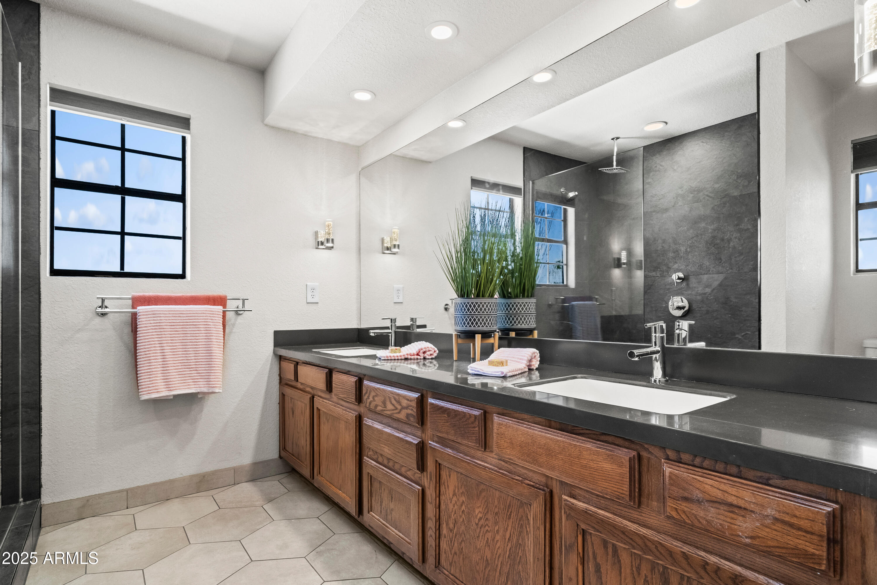 Scottsdale, Arizona 85254, United States, 4 Bedrooms Bedrooms, ,3 BathroomsBathrooms,Residential,Active,195820