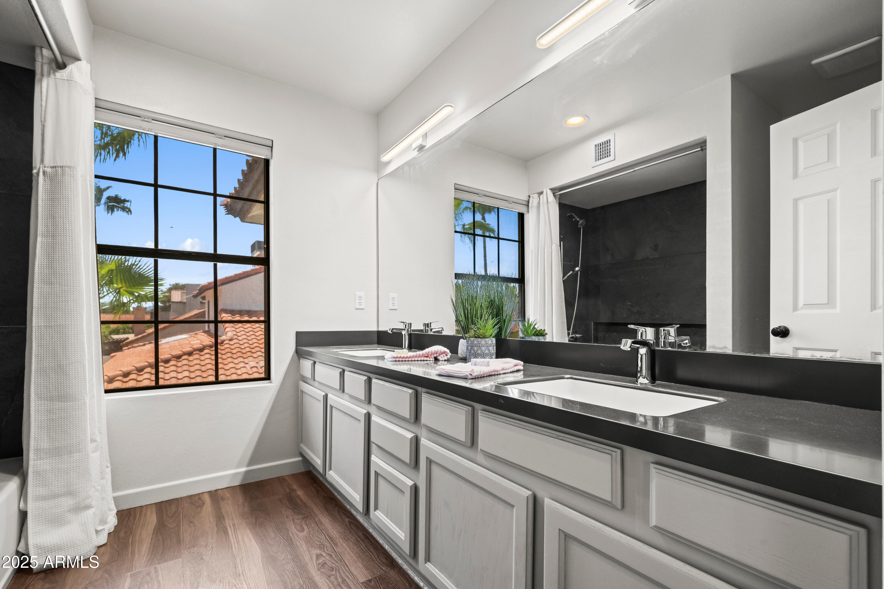 Scottsdale, Arizona 85254, United States, 4 Bedrooms Bedrooms, ,3 BathroomsBathrooms,Residential,Active,195820