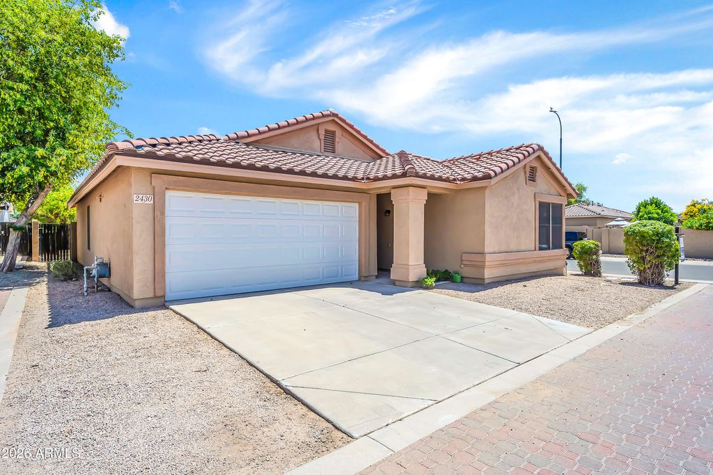 Photo of 2430 E Peach Tree Drive, Chandler, AZ 85249 (MLS # 7012934)