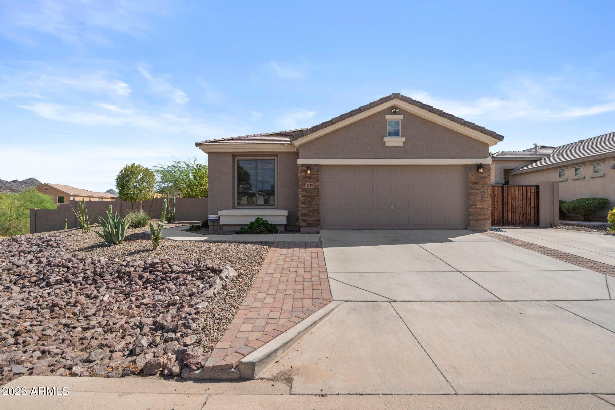 1229 E SHANGRI LA Road