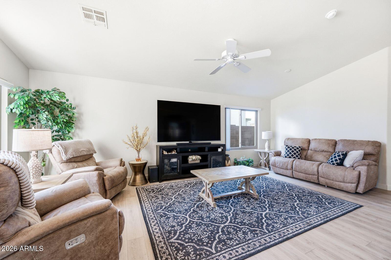 10760 W LOUISE Drive