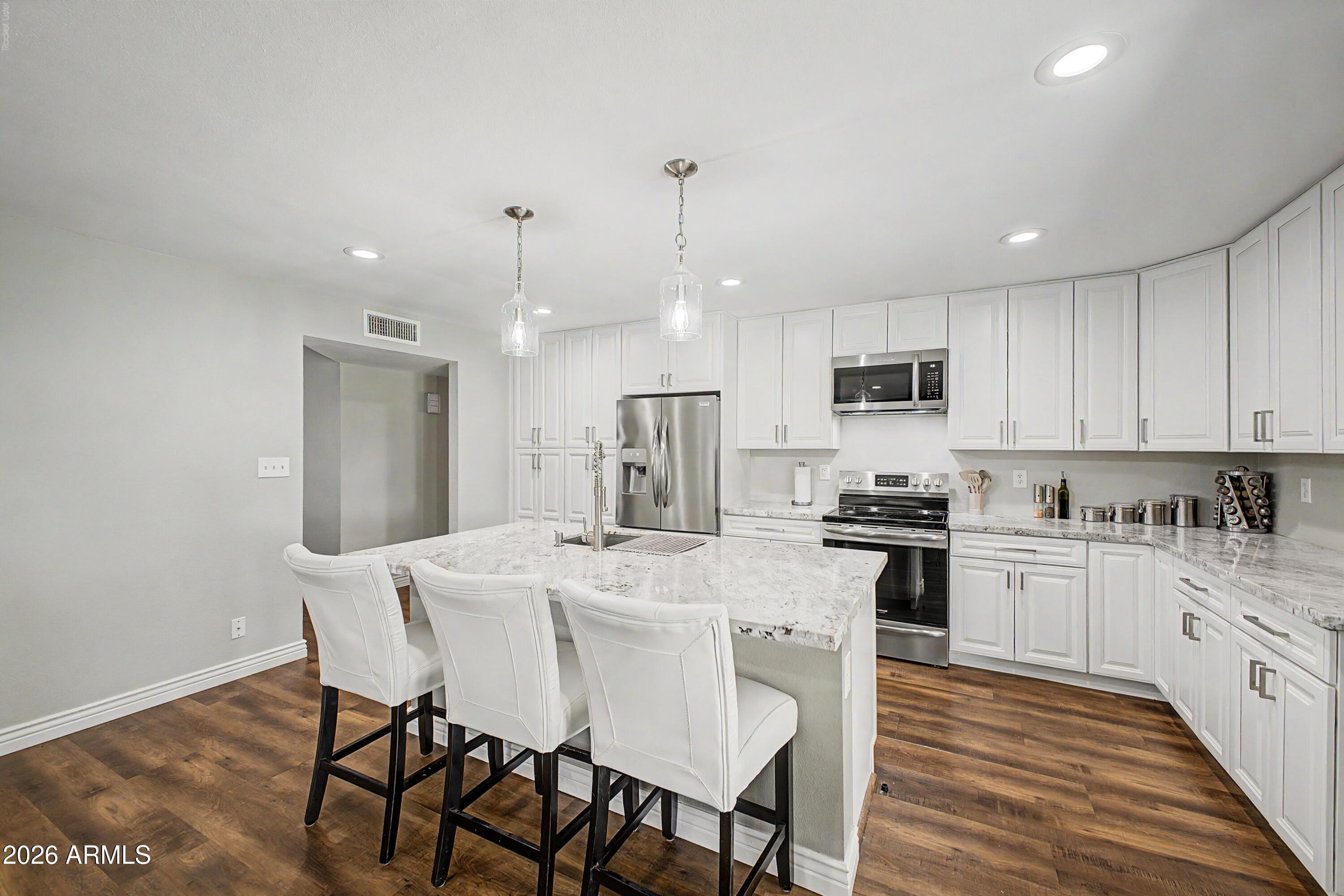 4343 W MOUNTAIN VIEW Road