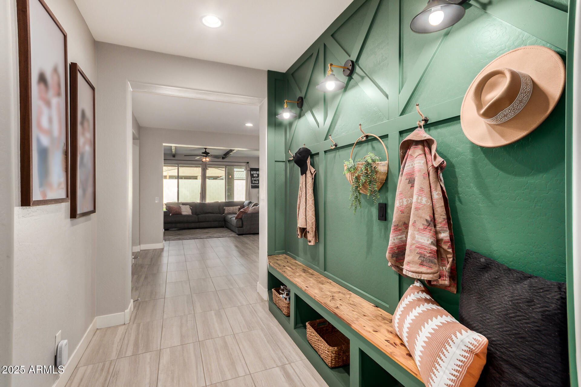 23098 E CAMINA PLATA --