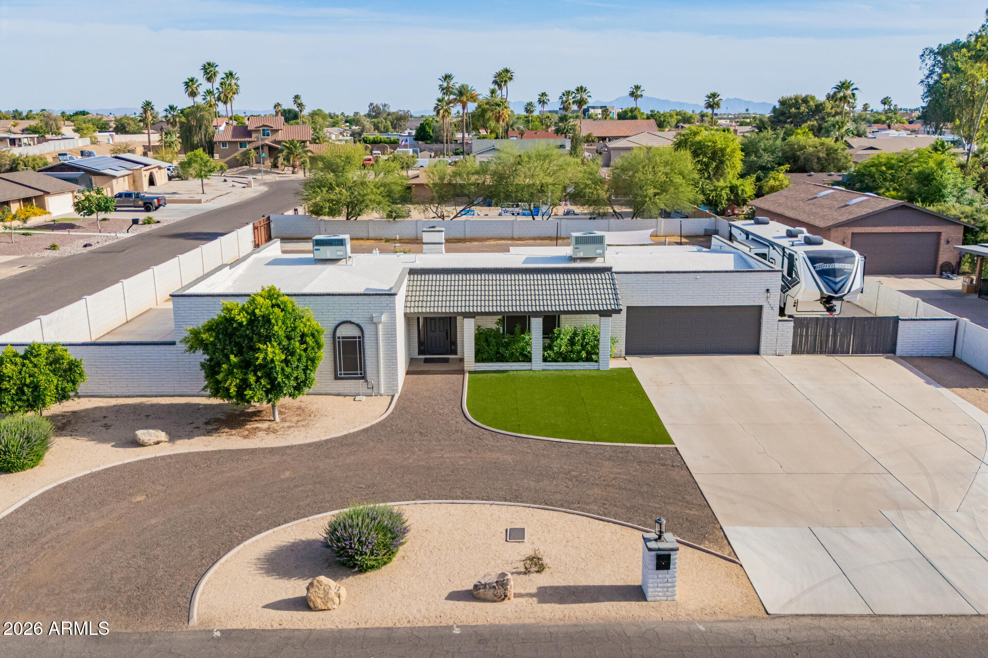 7115 W JOHN CABOT Road