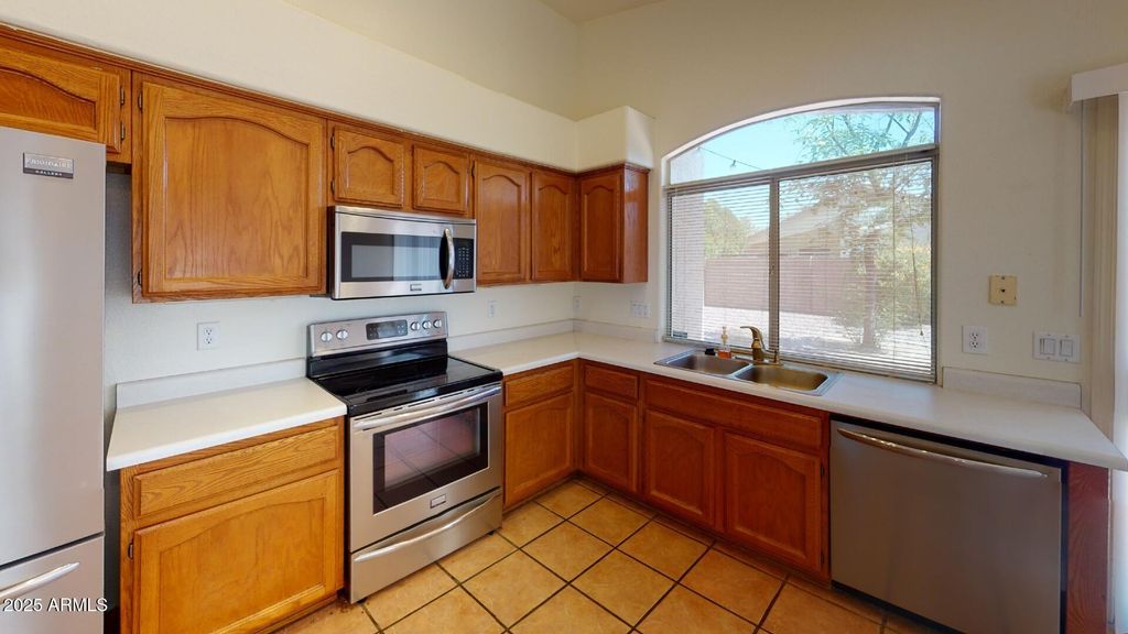 Photo of 483 W Encinas Street, Gilbert, AZ 85233 (MLS # 6933175)