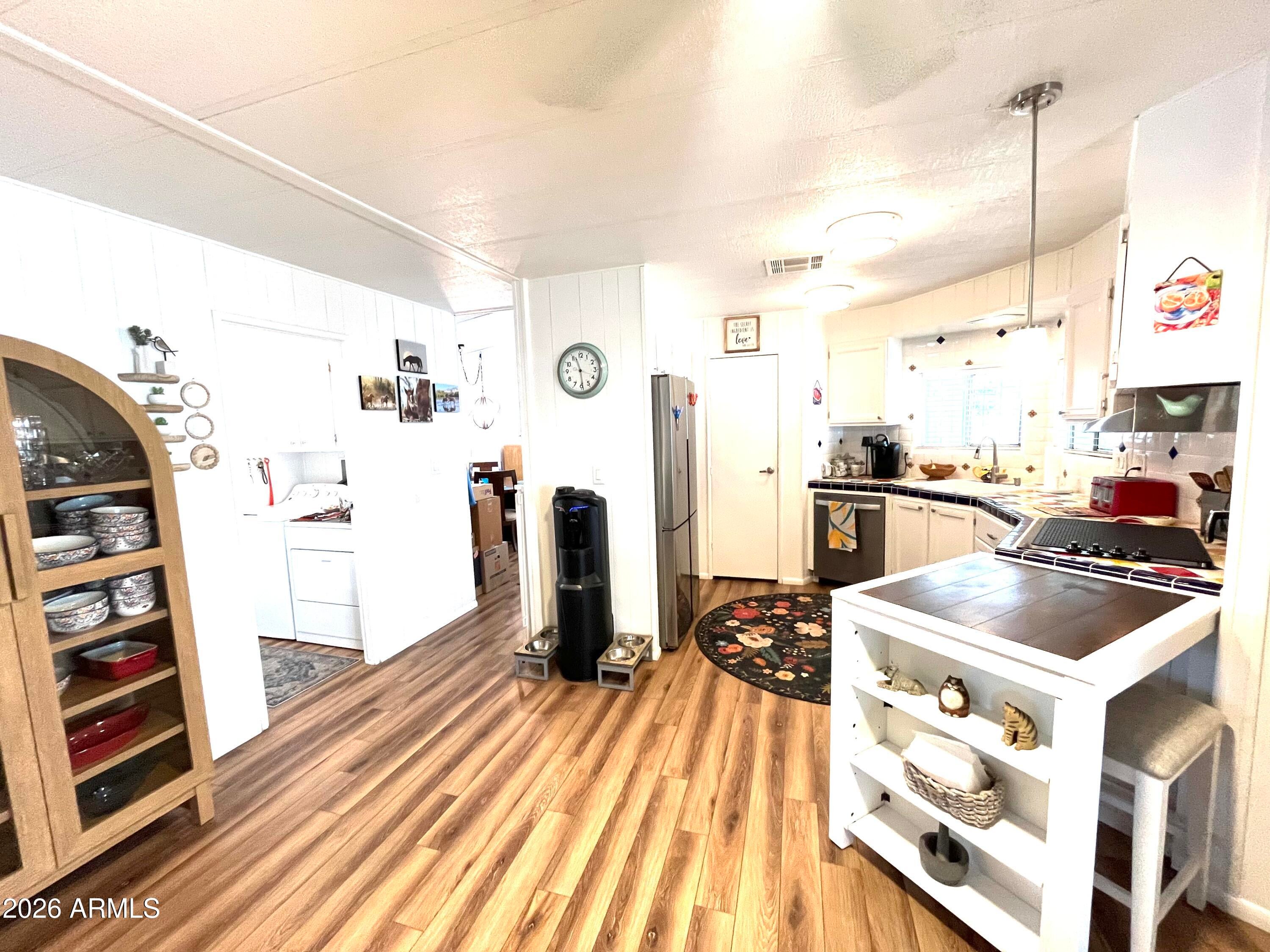 6960 W PEORIA Avenue 75