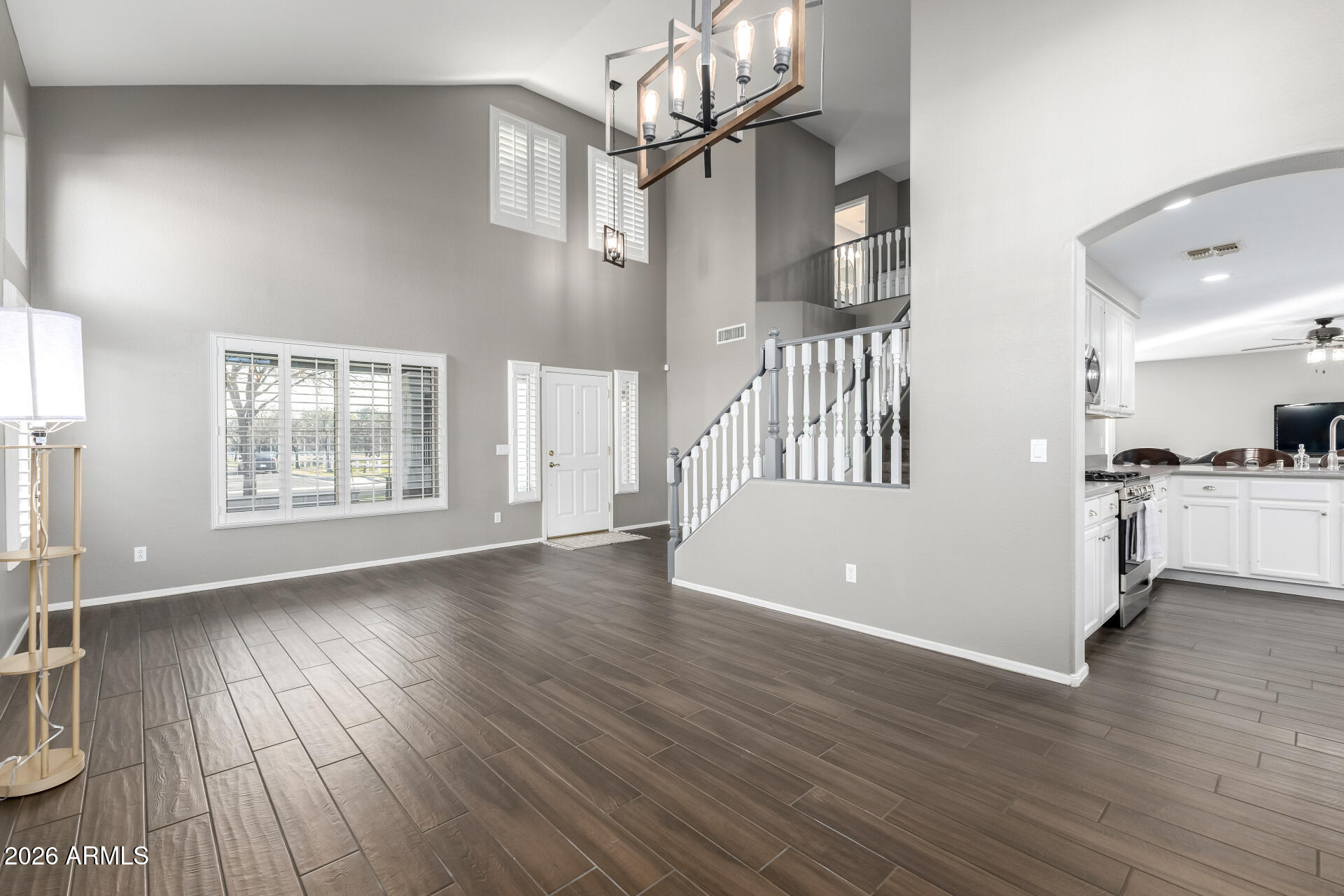 3254 E WASHINGTON Avenue