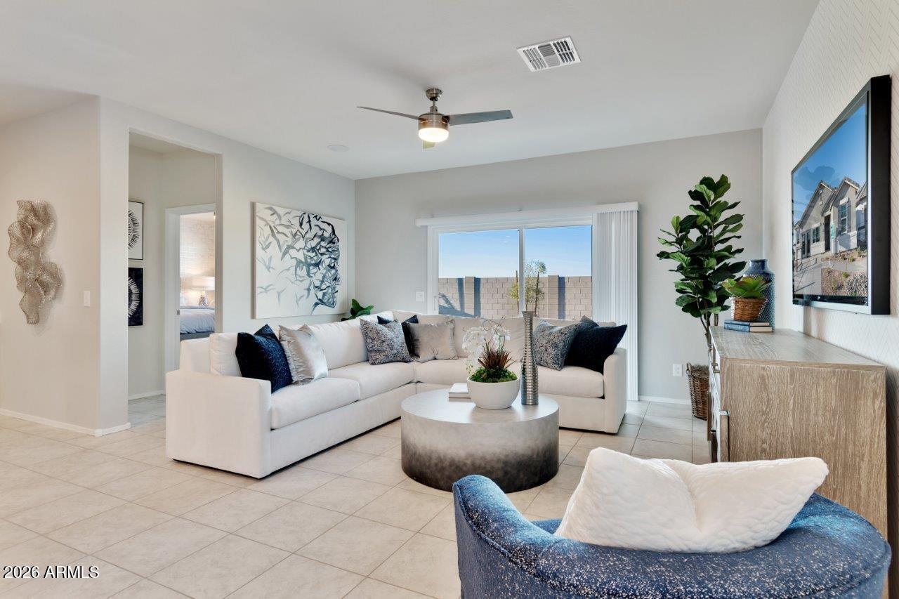 1467 N FENWAY Drive