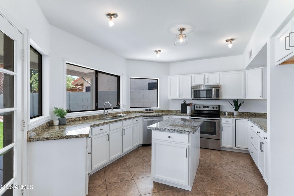 Photo of 1031 S Capistrano Drive, Gilbert, AZ 85233 (MLS # 7018318)