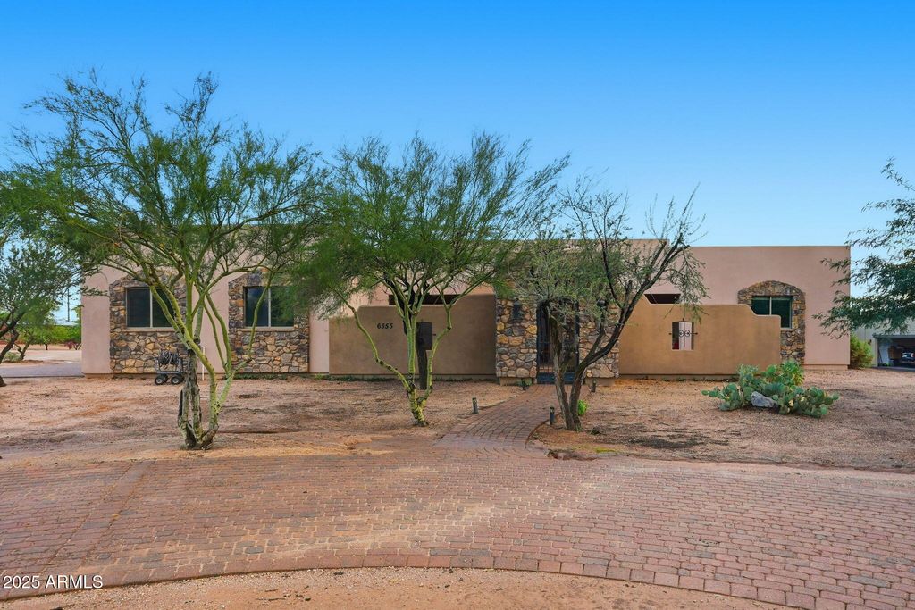 Photo of 6355 E Barwick Drive, Cave Creek, AZ 85331 (MLS # 6952366)