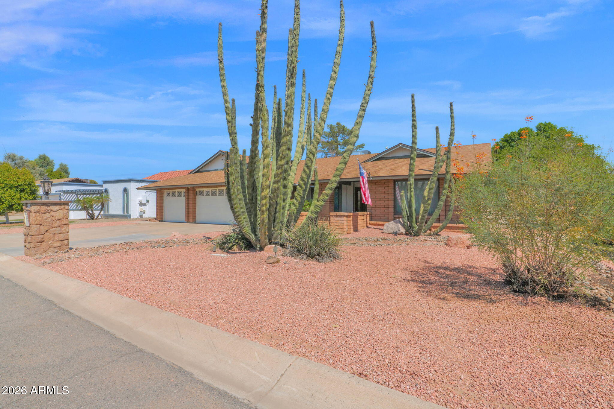 4338 W MICHELLE Drive