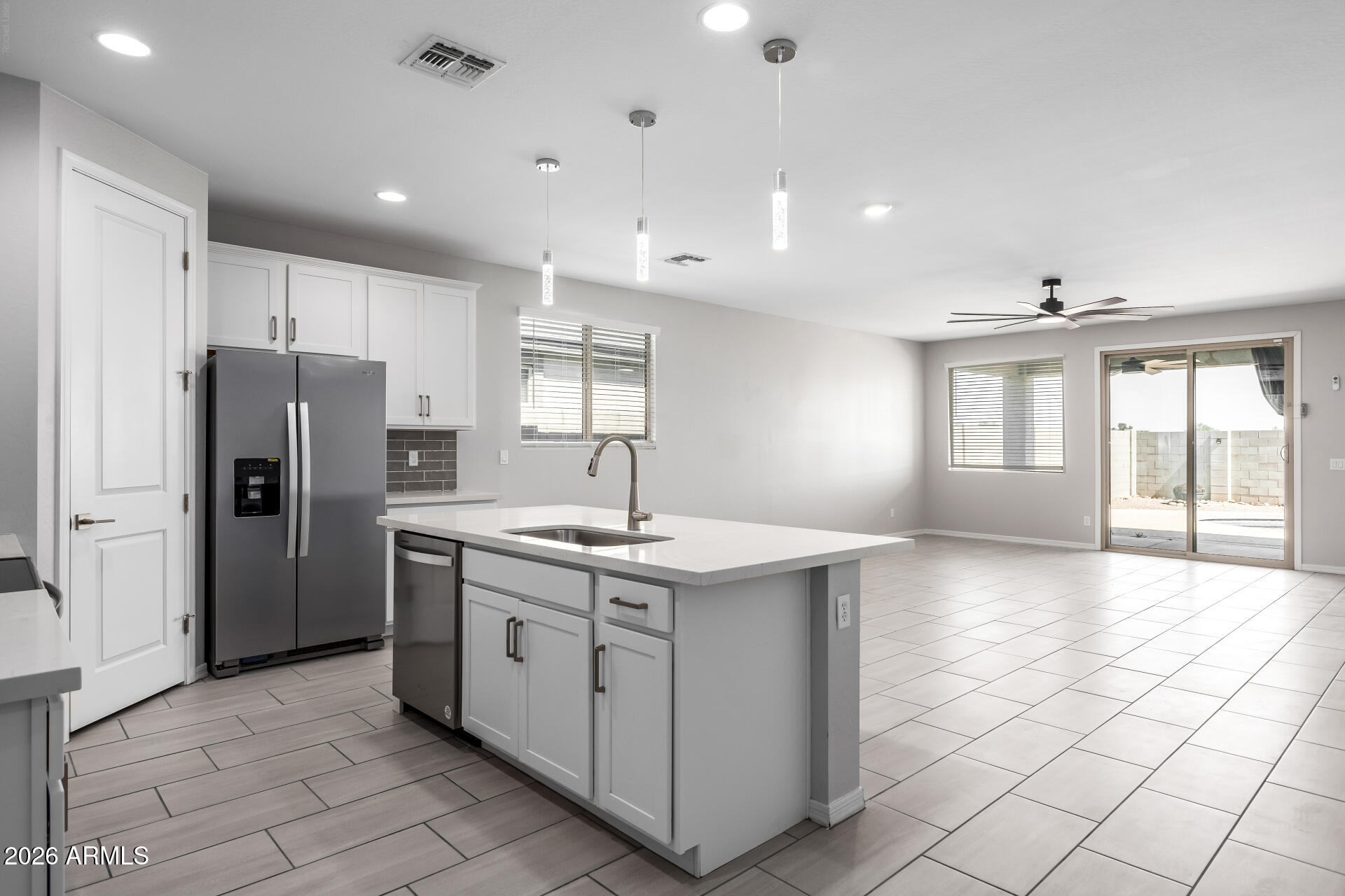 35786 W SANTA MONICA Avenue