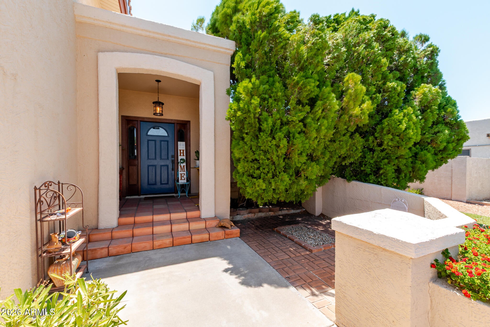 4023 W BEVERLY Lane