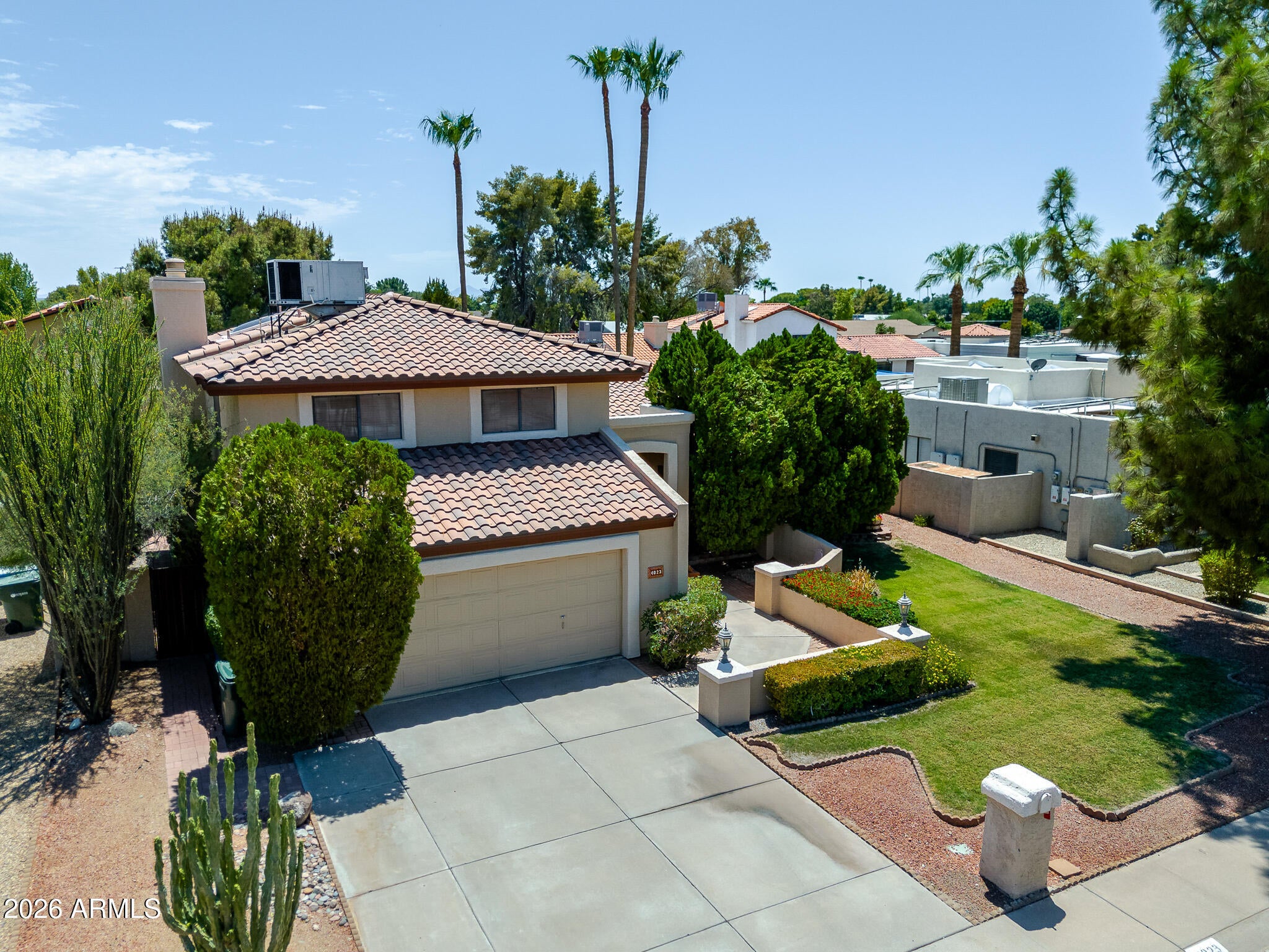4023 W BEVERLY Lane