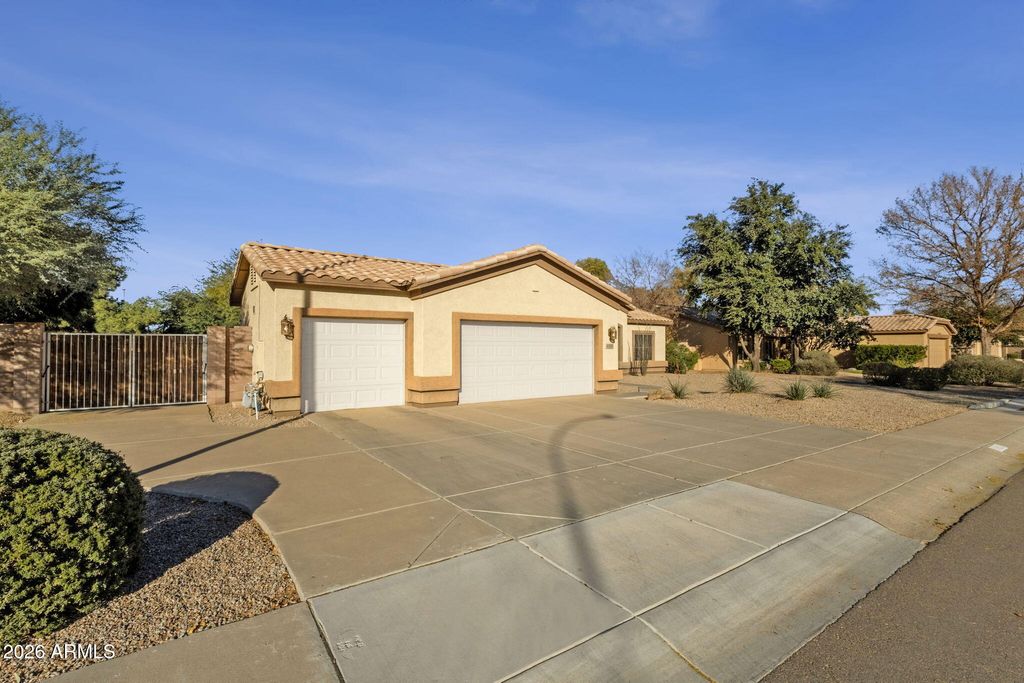 Photo of 4560 S Springs Drive, Chandler, AZ 85249 (MLS # 6980757)