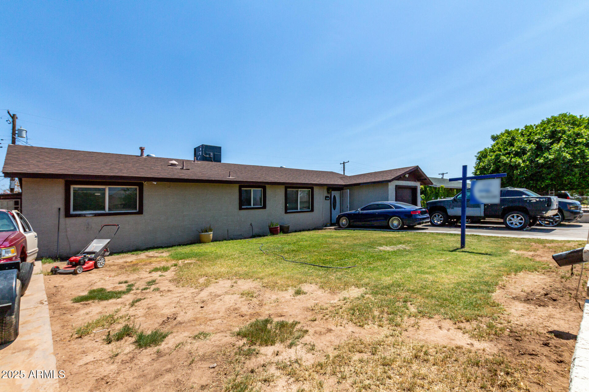 6063 W EARLL Drive