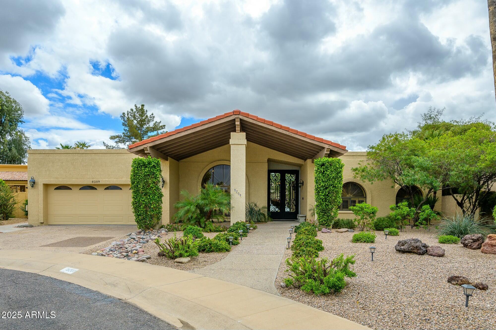 8209 E DEL CRISTAL Drive