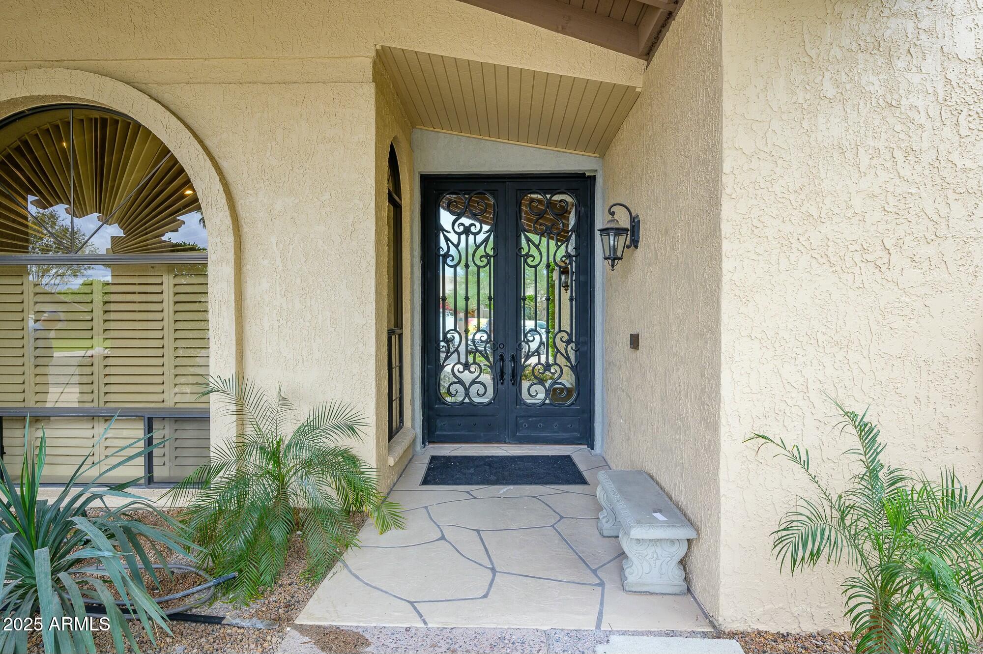 8209 E DEL CRISTAL Drive