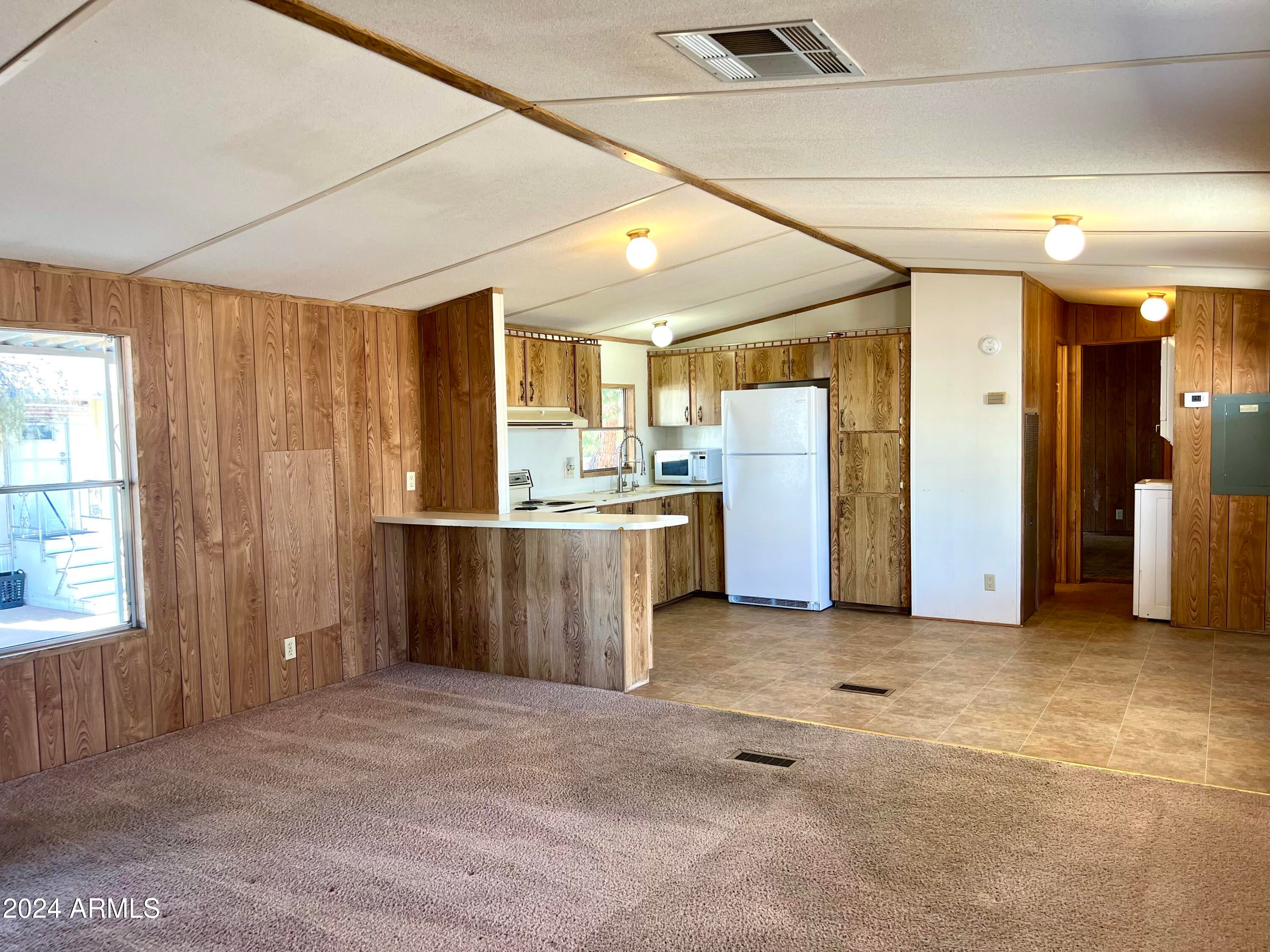 535 S ALMA SCHOOL Road 21