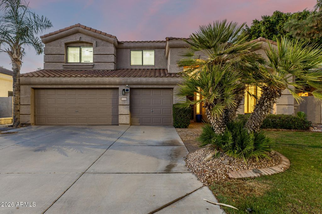 Photo of 714 W Desert Broom Drive, Chandler, AZ 85248 (MLS # 7011988)