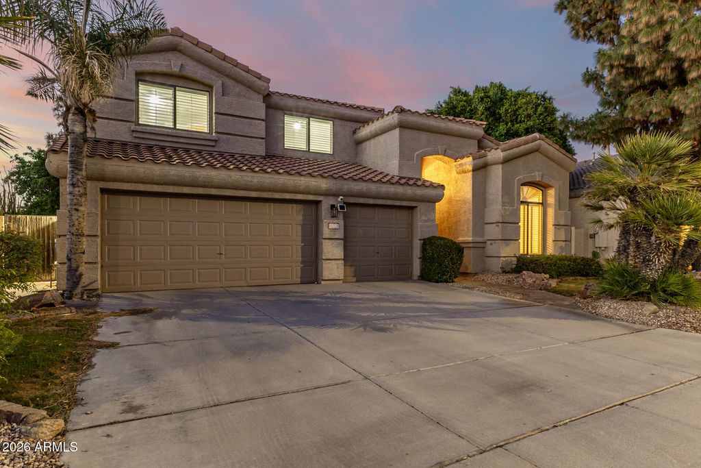 Photo of 714 W Desert Broom Drive, Chandler, AZ 85248 (MLS # 7011988)