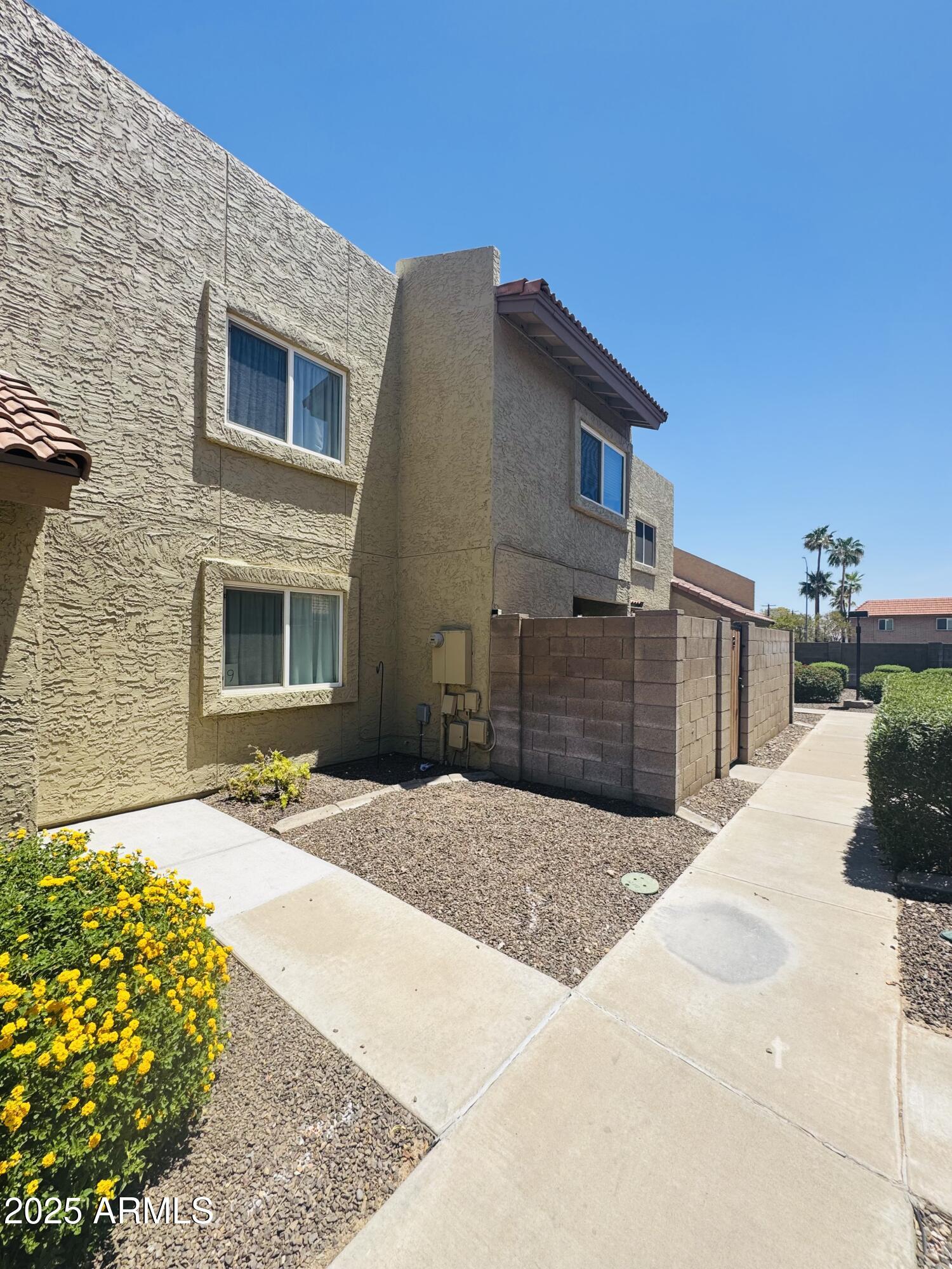 222 W Brown Road 8
