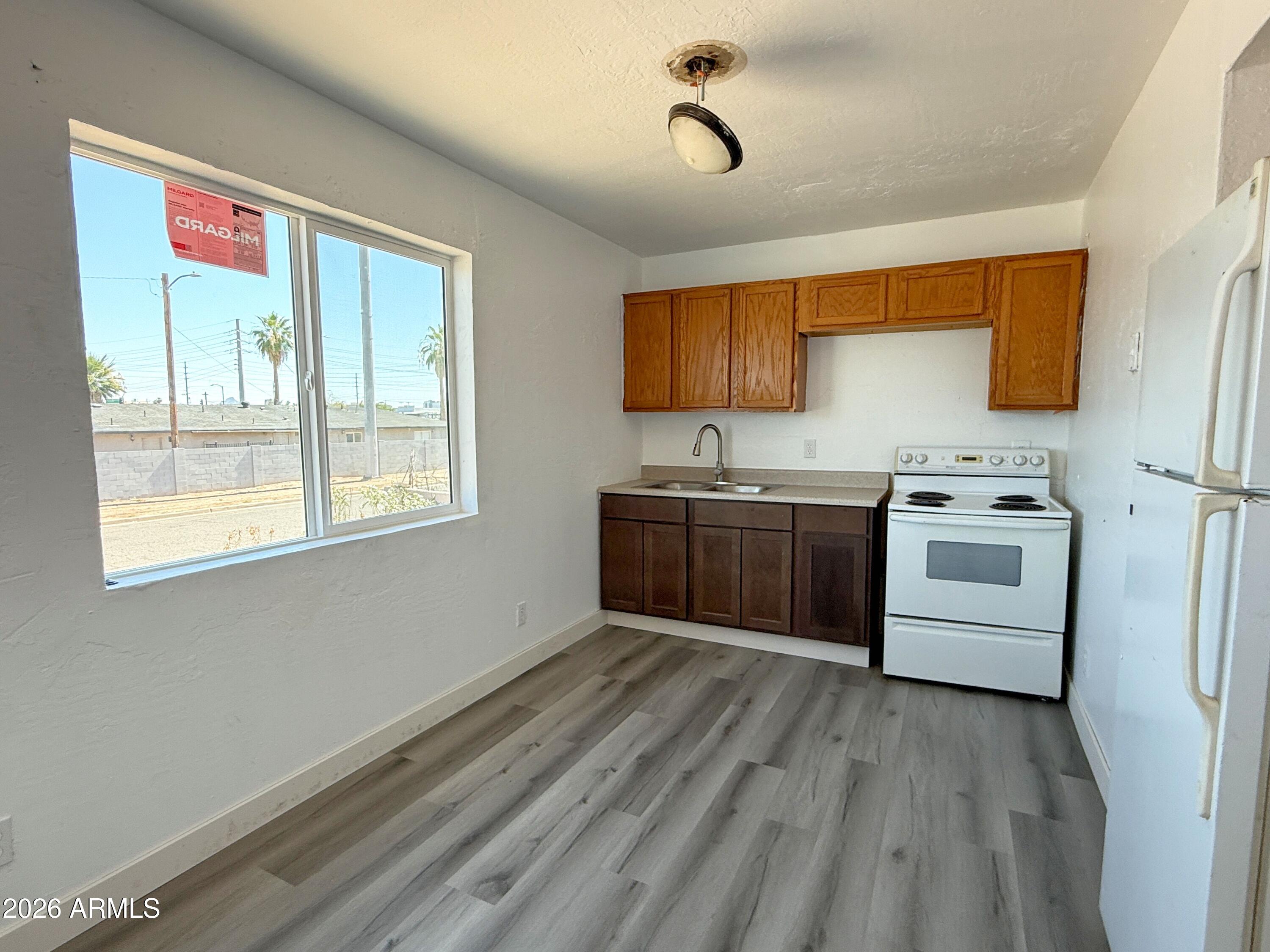 1709 W Sherman Street 1