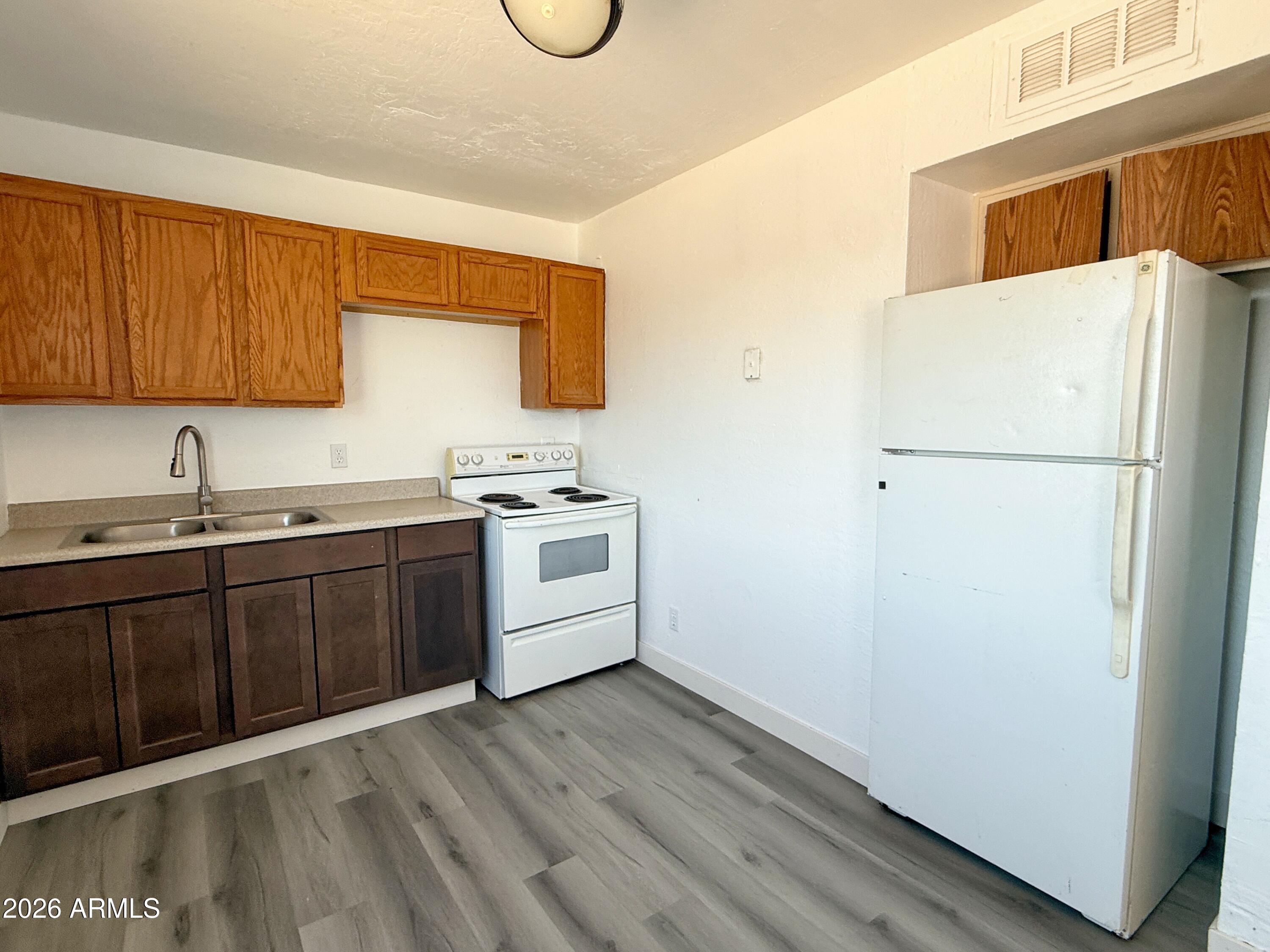 1709 W Sherman Street 1