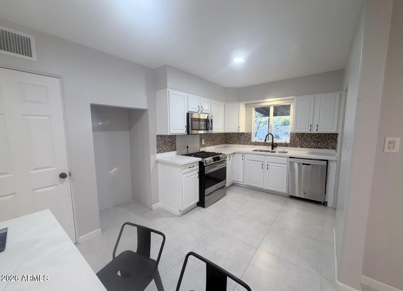 2332 E FLOWER Street