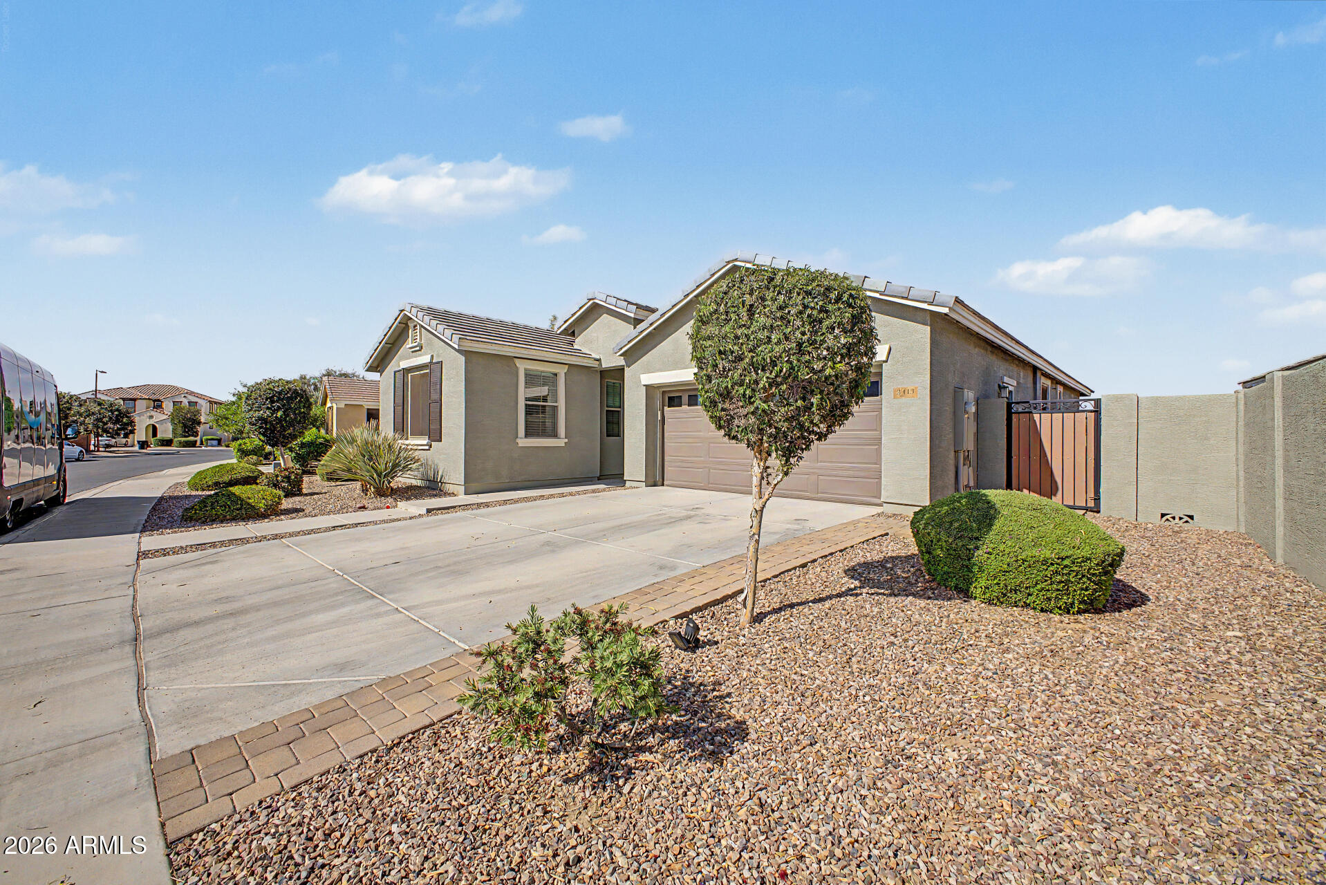 3413 N LOMA Vista
