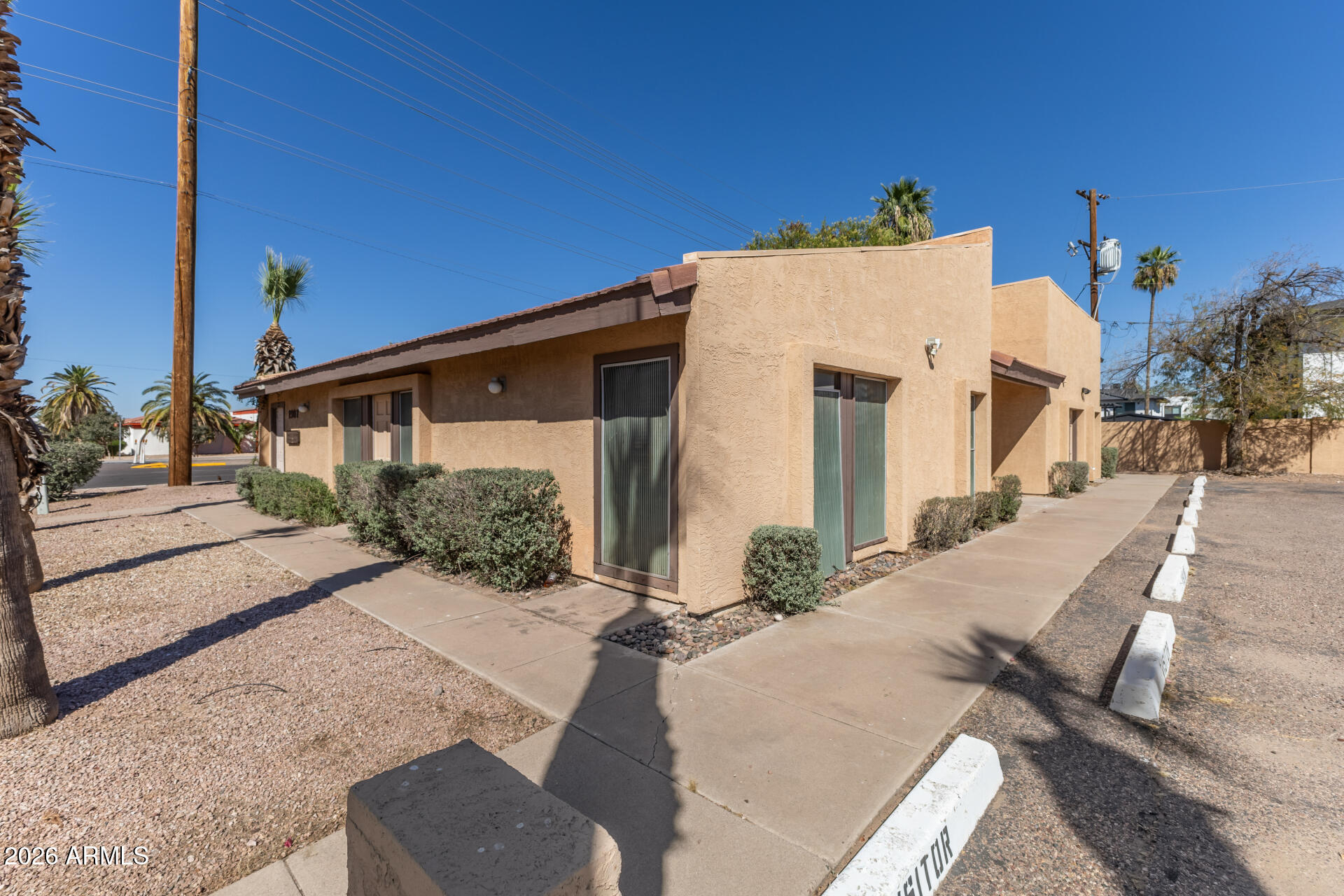 1907 E BROADWAY Road